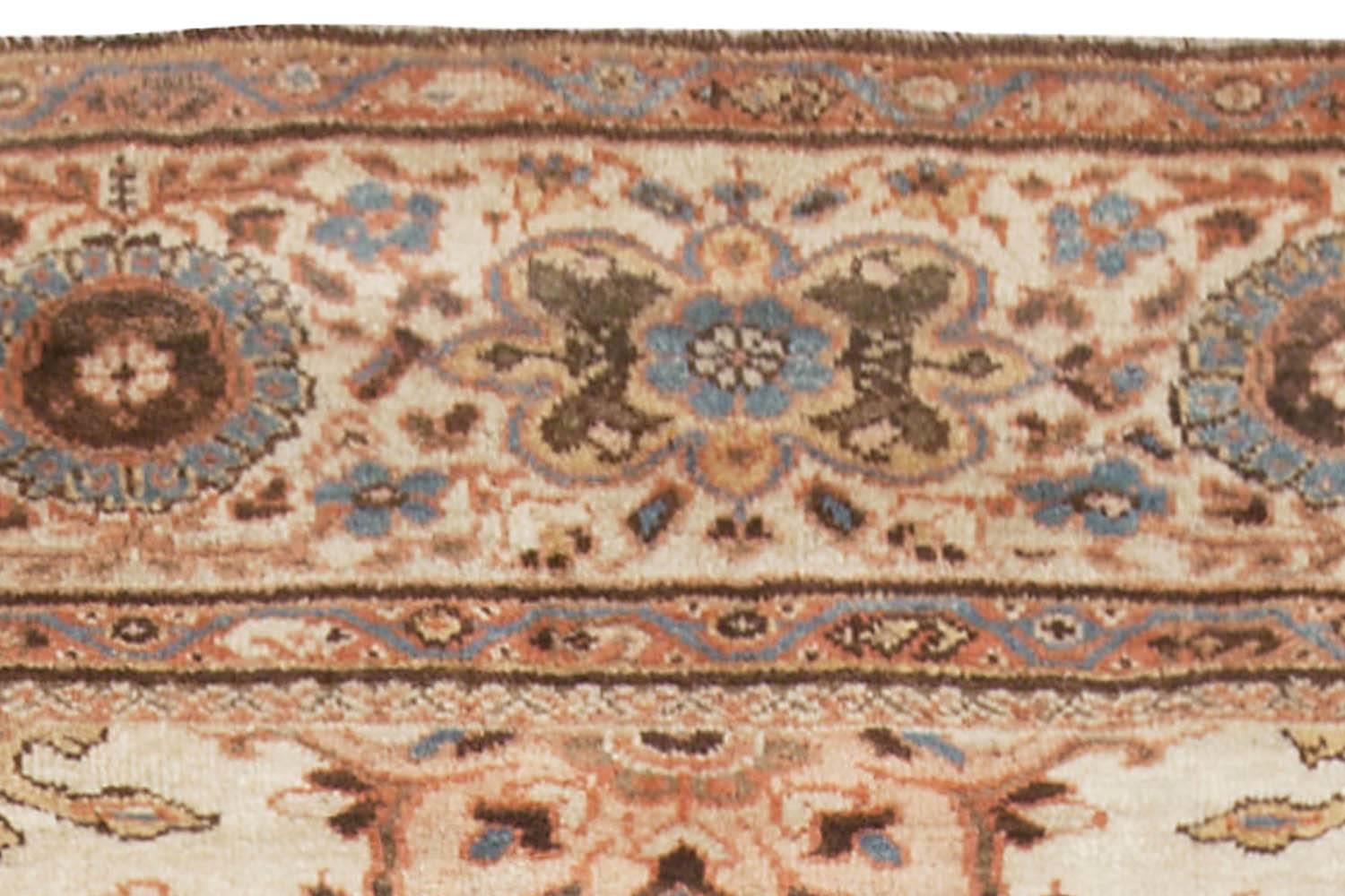 Antique Persian Sultanabad Handmade Wool Rug In Good Condition For Sale In New York, NY