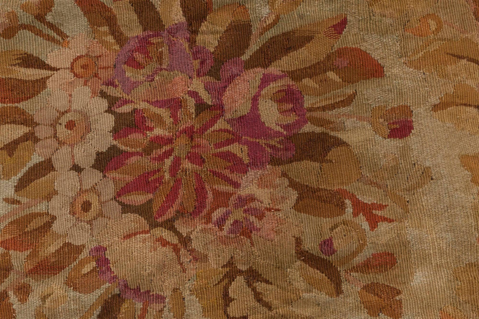 Antique French Aubusson Rug
Size: 7'6