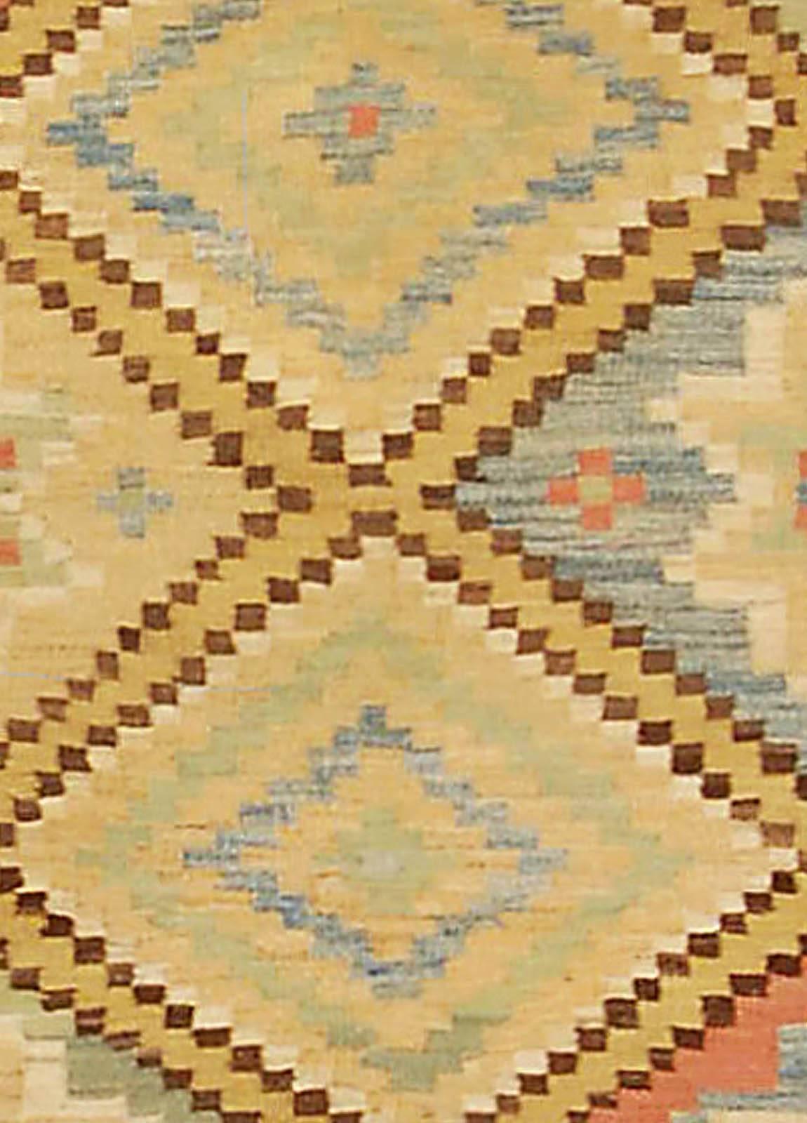 Mid-20th century Swedish Colorful Handmade Wool Rug
Size: 6'2