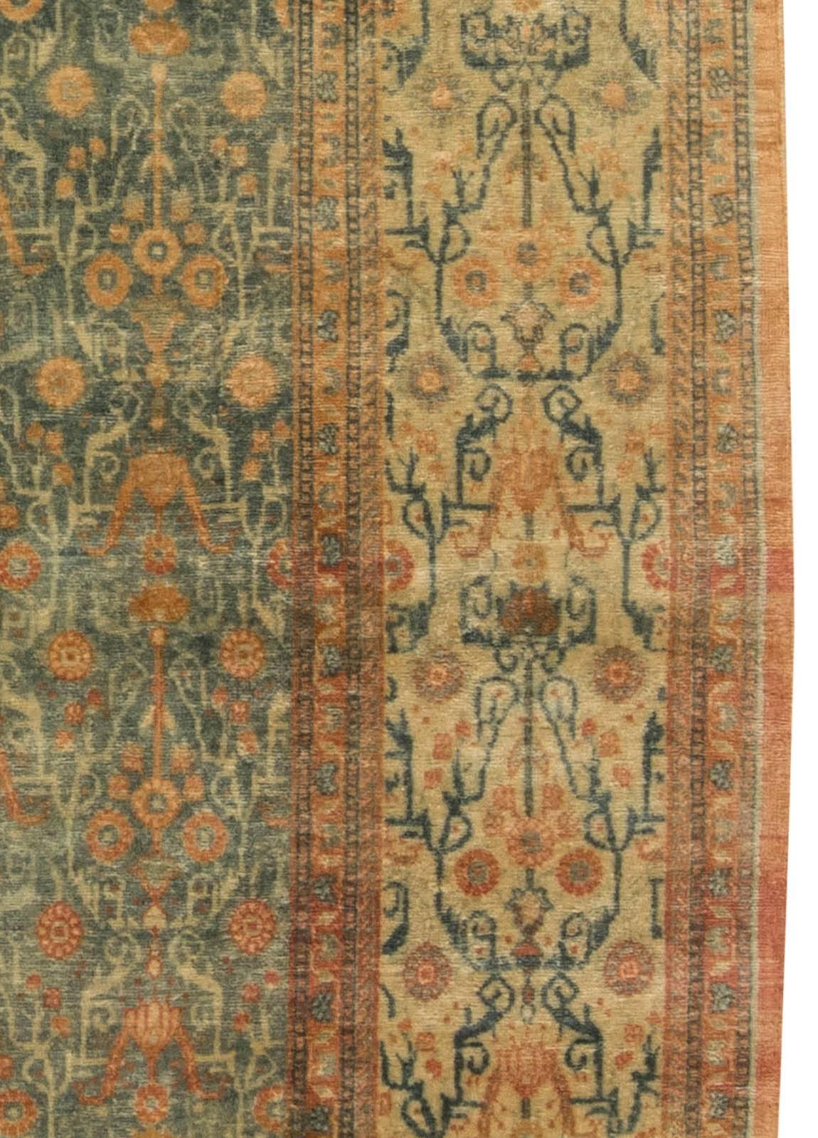 Antique Persian Tabriz Rug In Good Condition In New York, NY