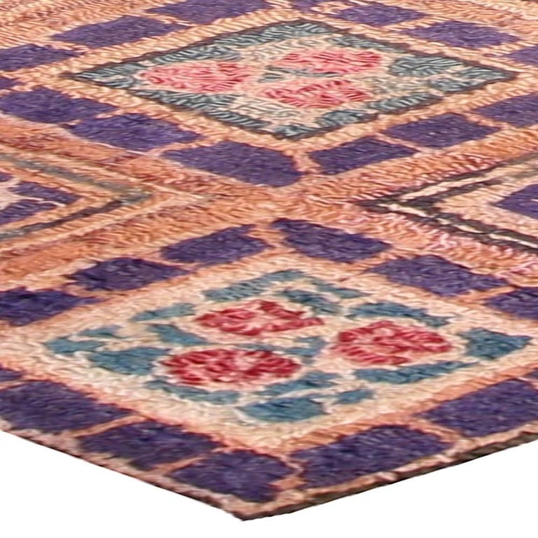 Vintage Hooked Rug For Sale at 1stdibs