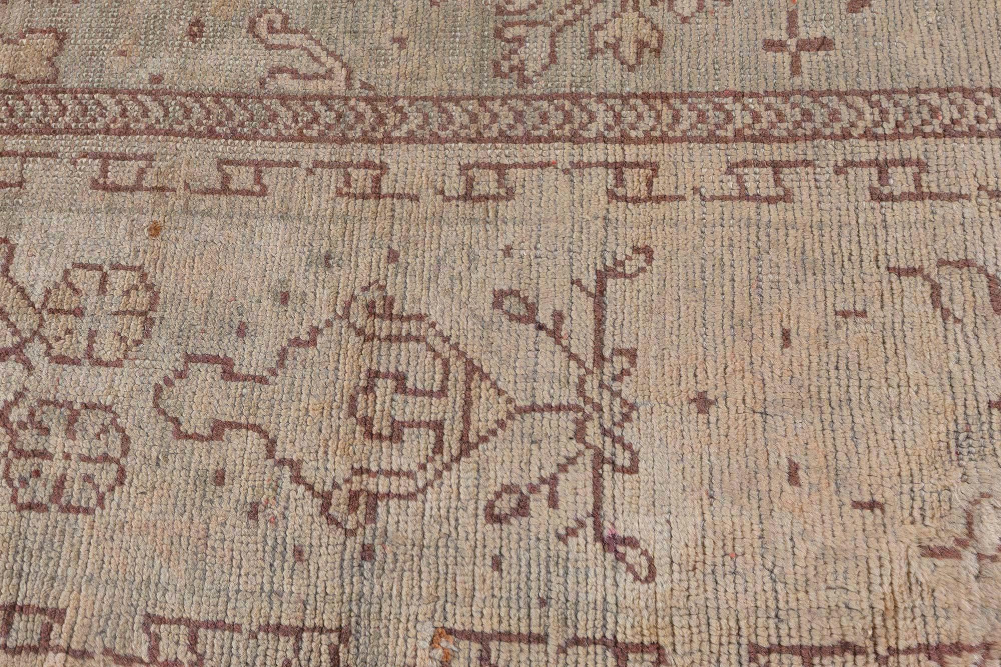 Antiker türkischer Oushak-Teppich aus handgeknüpfter Wolle
Größe: 11,0