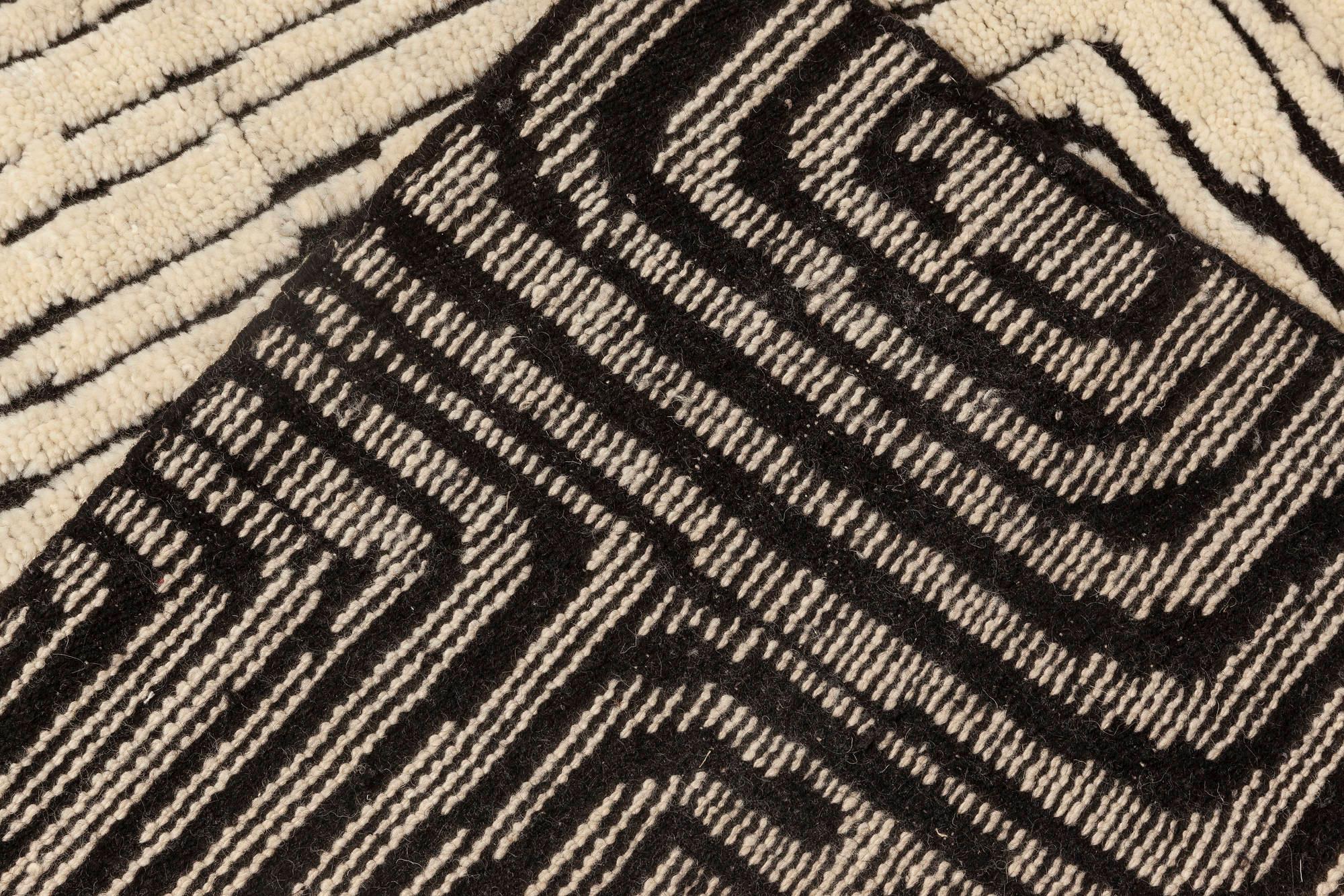 Moderner geometrischer Quagmire-Wollteppich in Schwarz und Weiß von Doris Leslie Blau (Wolle) im Angebot