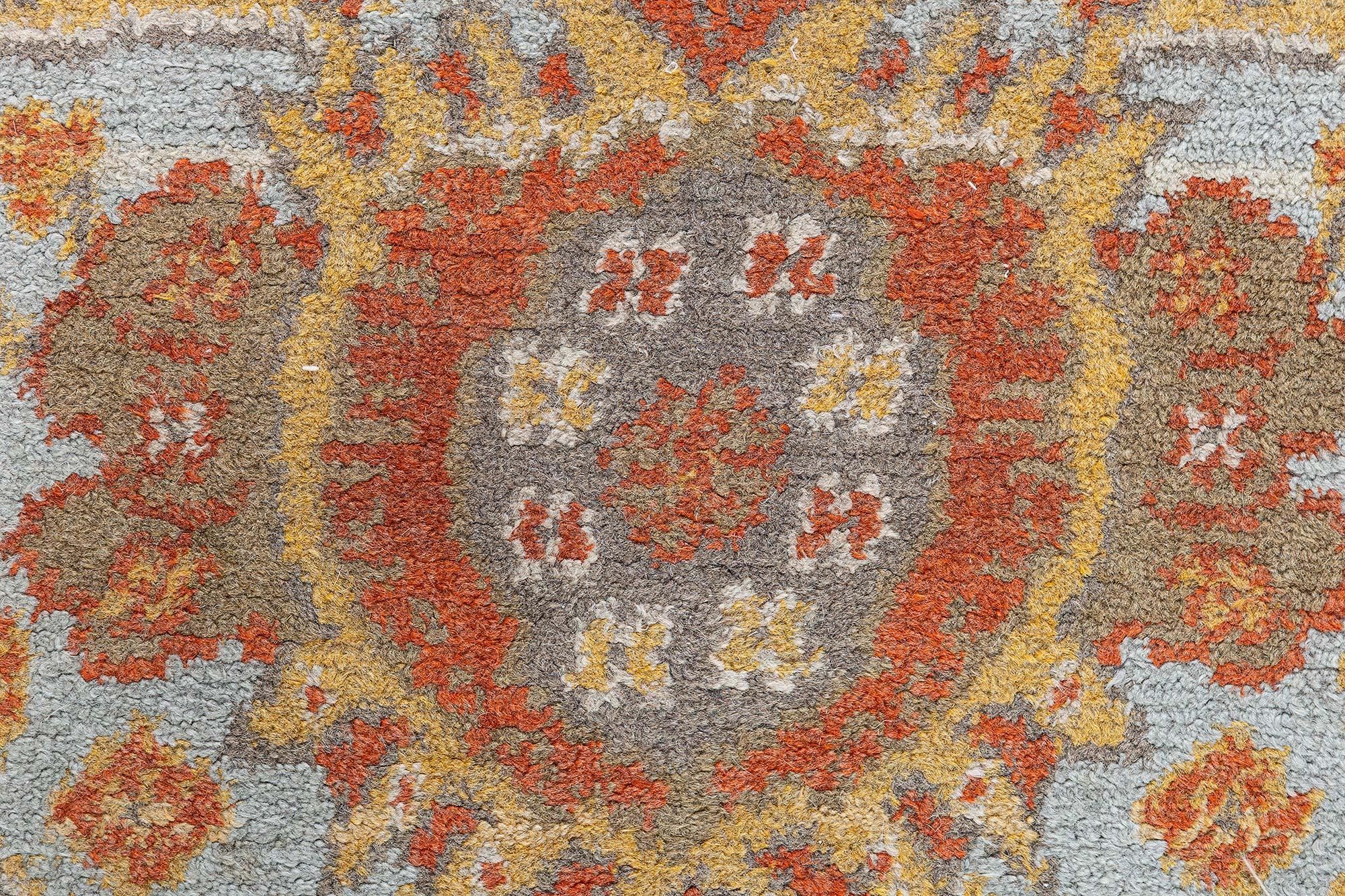 Antiker englischer Wilton-Wollteppich Doris Leslie Blau (Maschinell gefertigt) im Angebot
