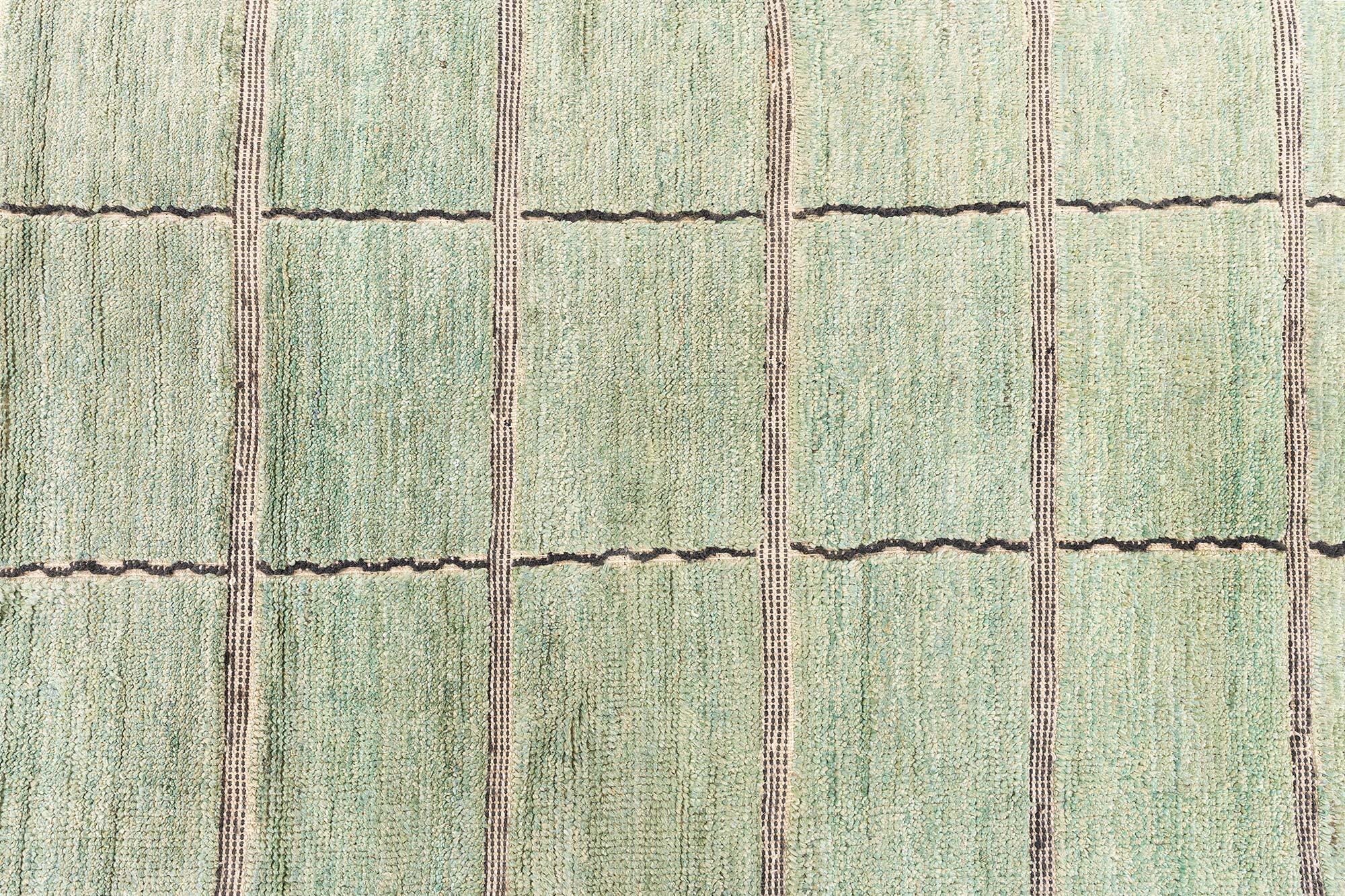 Moderner schwedischer Halbflorteppich mit geometrischem Gitterdesign von Doris Leslie Blau (21. Jahrhundert und zeitgenössisch) im Angebot