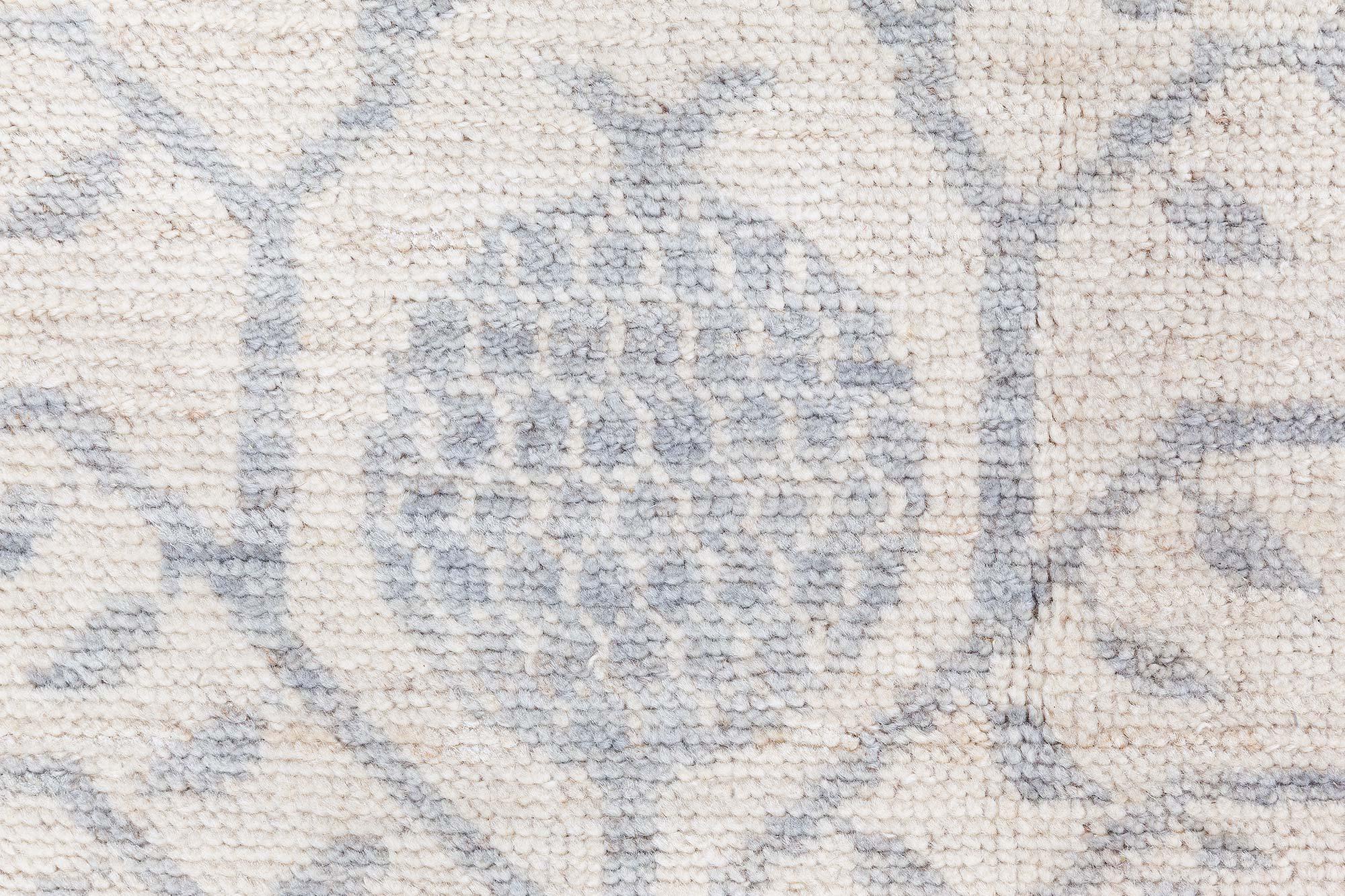 Moderner Samarkand-Teppich Doris Leslie Blau (21. Jahrhundert und zeitgenössisch) im Angebot