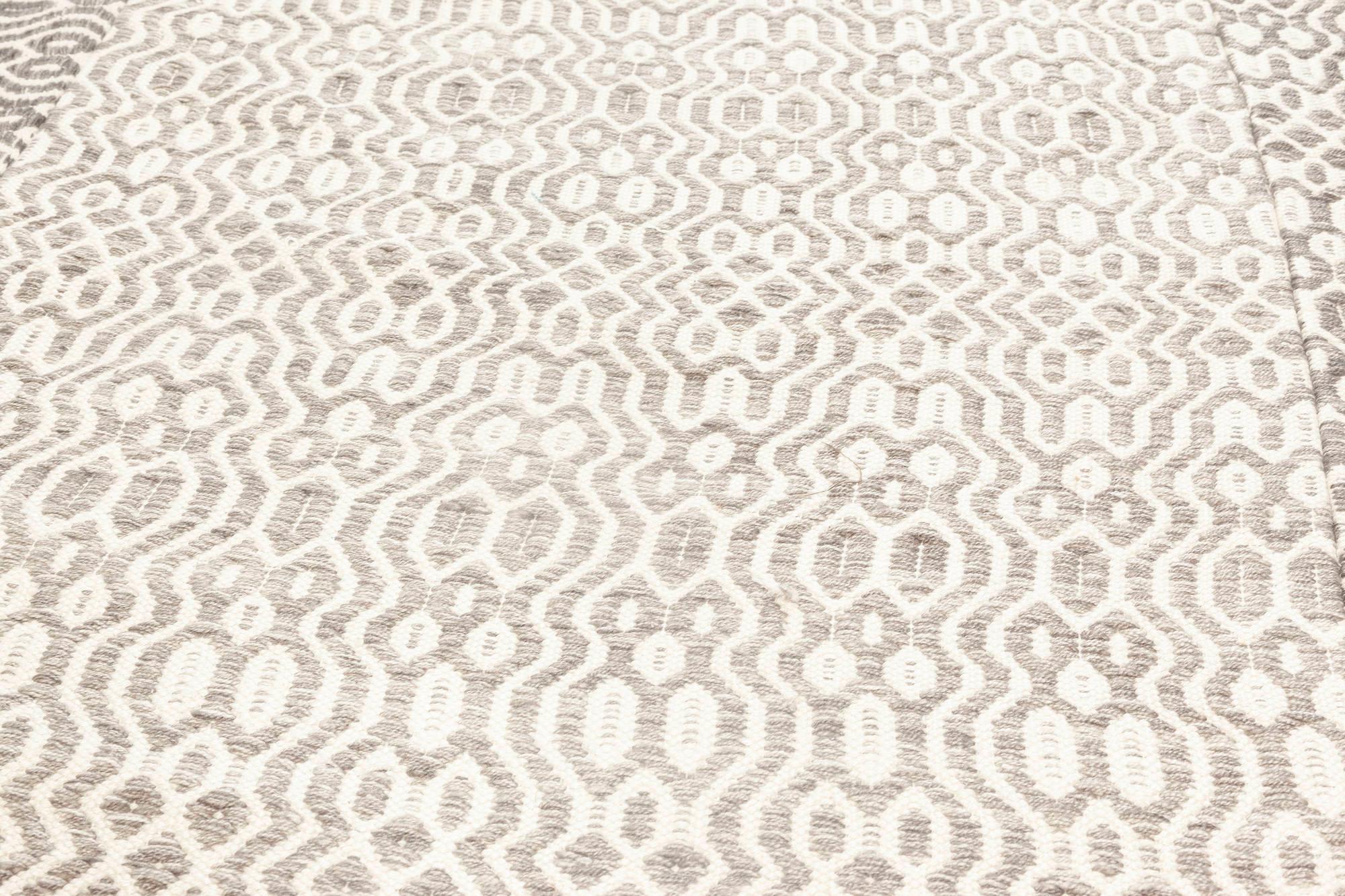 Contemporary White and Gray Flat-Weave Wool Rug von Doris Leslie Blau (Wolle) im Angebot