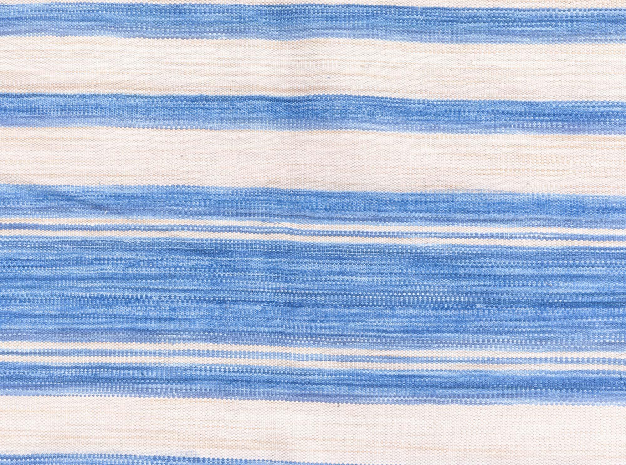 Contemporary Striped Blue Dhurrie Rug von Doris Leslie Blau (Handgewebt) im Angebot