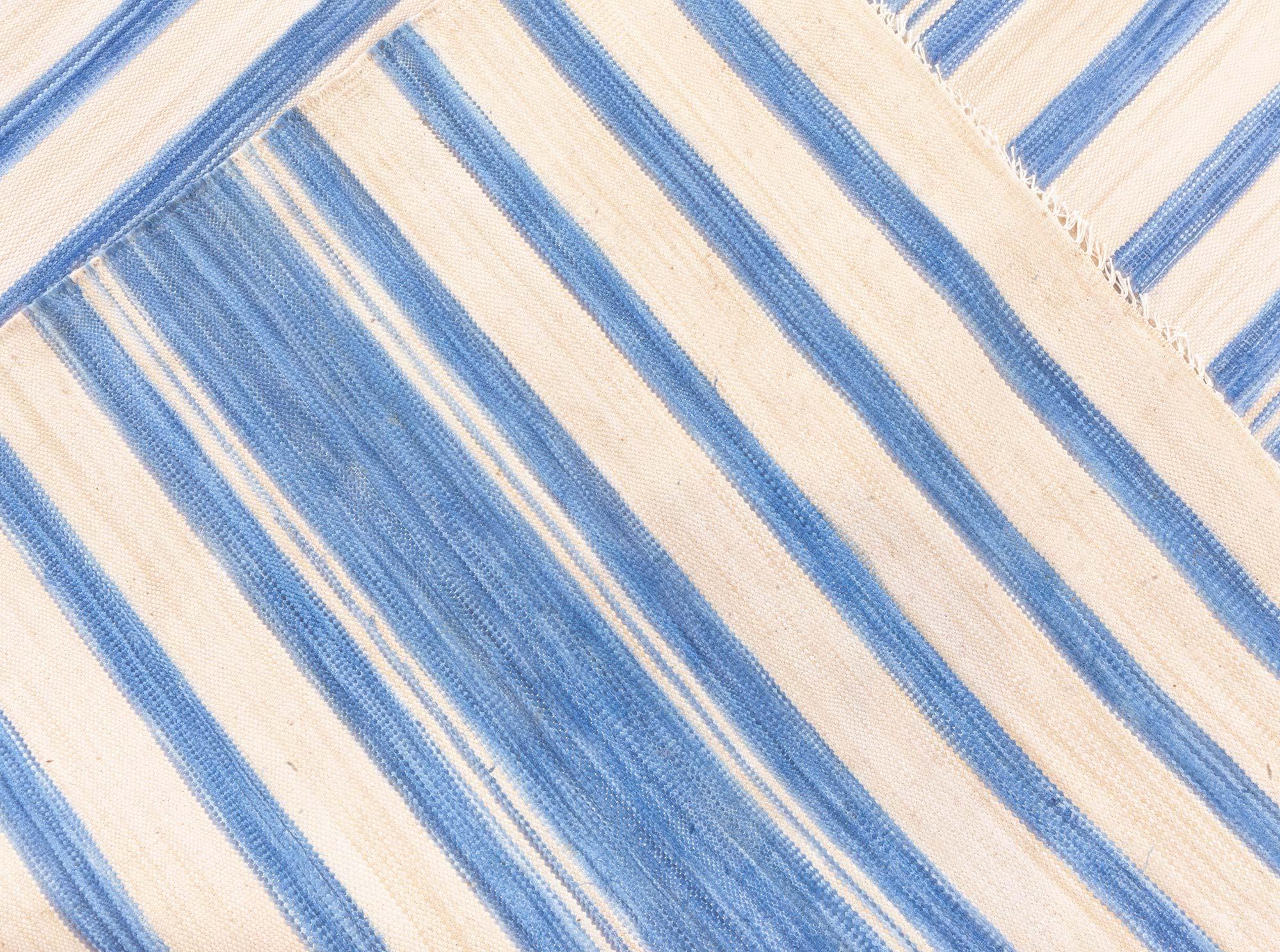 Contemporary Striped Blue Dhurrie Rug von Doris Leslie Blau im Angebot 3