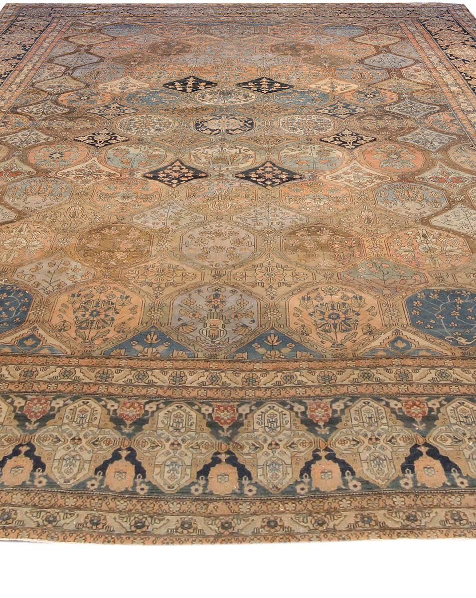 19th Century Persian Kashan Handmade Wool Rug In Good Condition For Sale In New York, NY