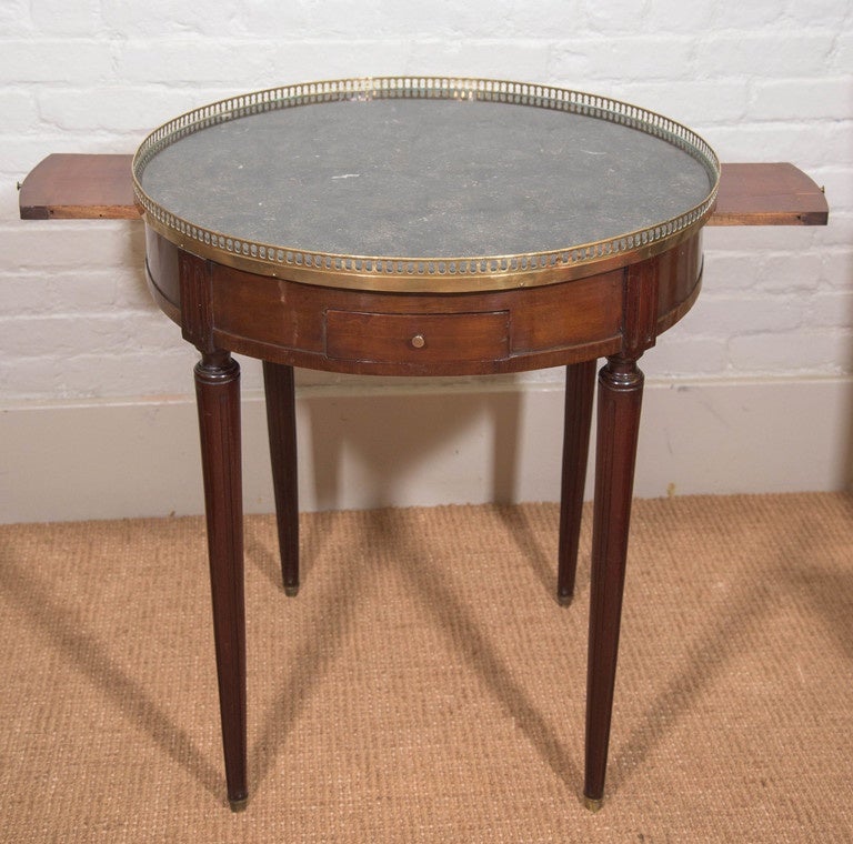 Louis XVI Bouillotte Table In Good Condition For Sale In Long Island City, NY