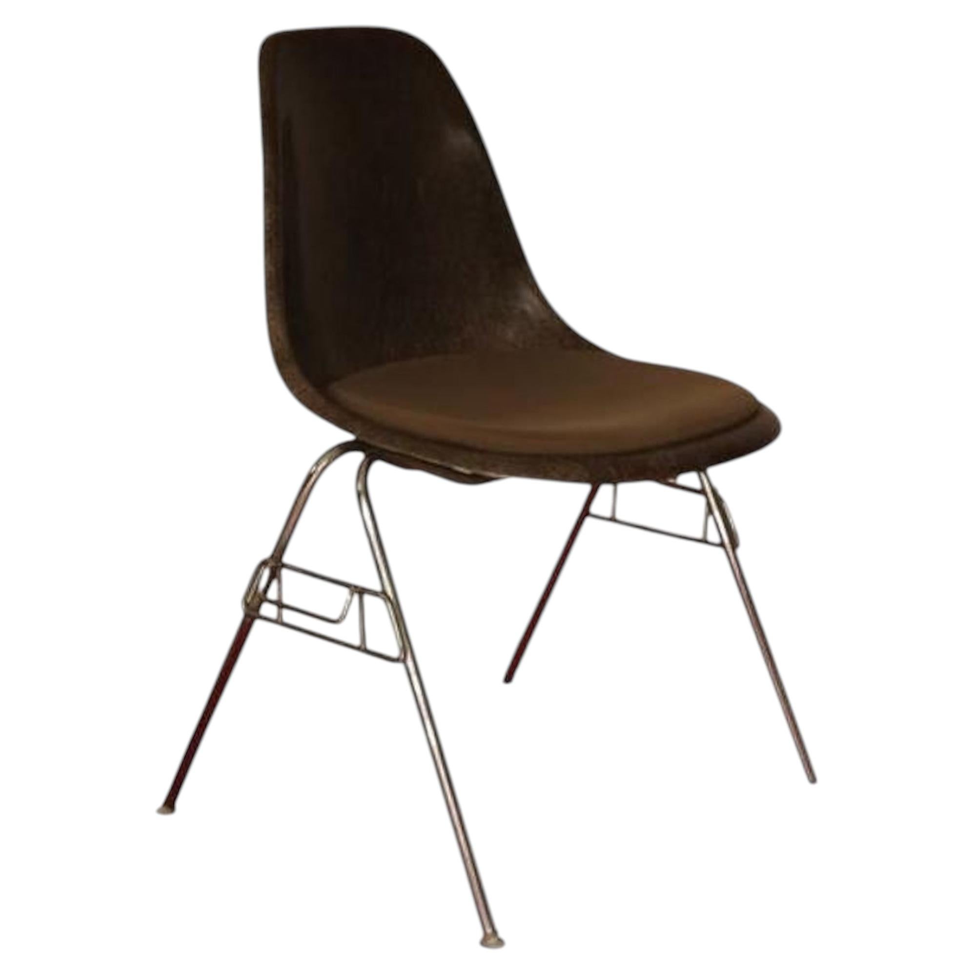 Charles and Ray Eames Herman Miller DSS Sedia imbottita in fibra di vetro anni '80