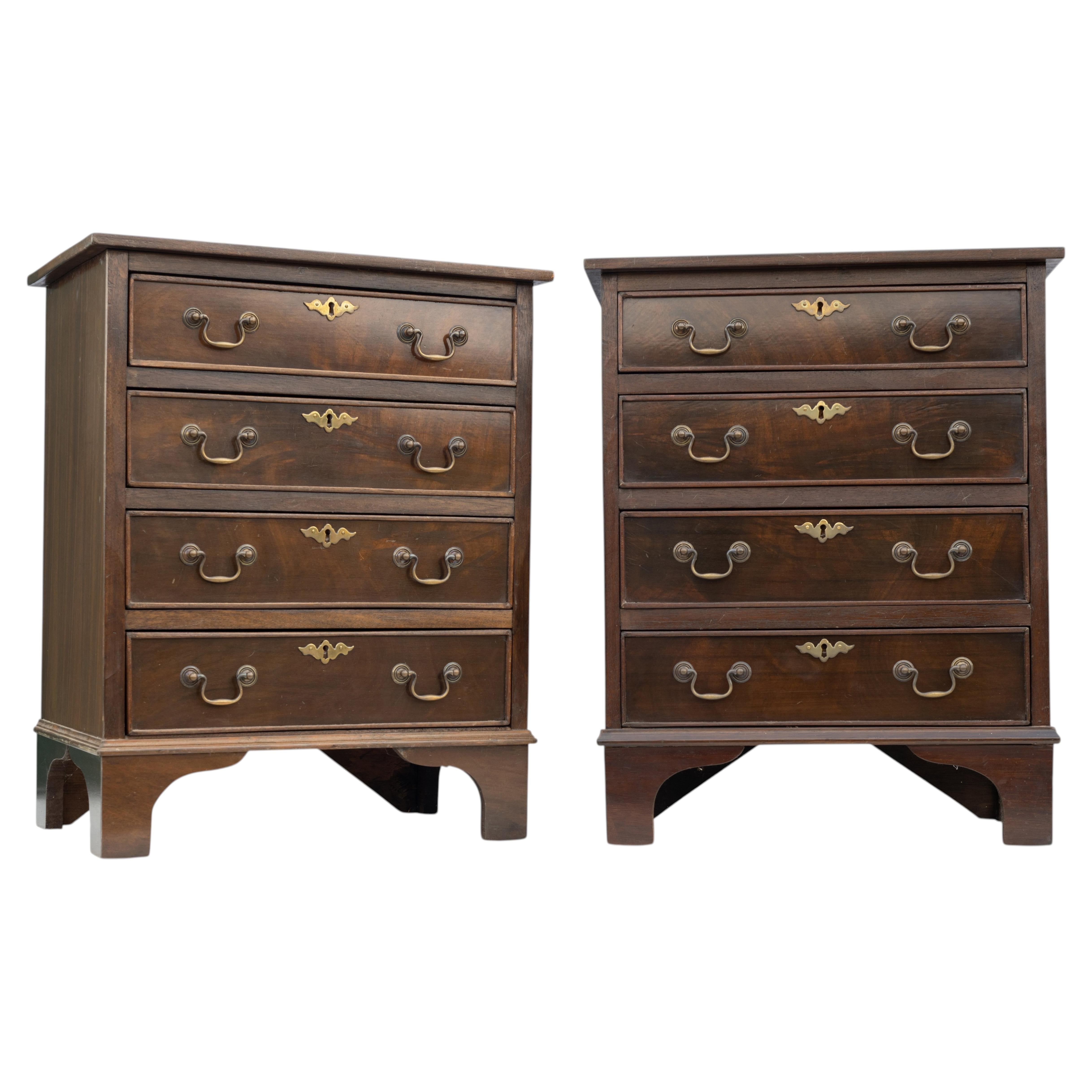 Georgian Design Pair of Antique Bedside Chest of Drawers & Brass Batwing Handles For Sale