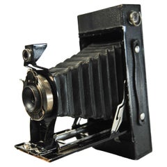 Eastman Kodak Co. Nr. 2C Klappbare Autografische Braunie-Braune mit klappbarem Rand unter der Kamera