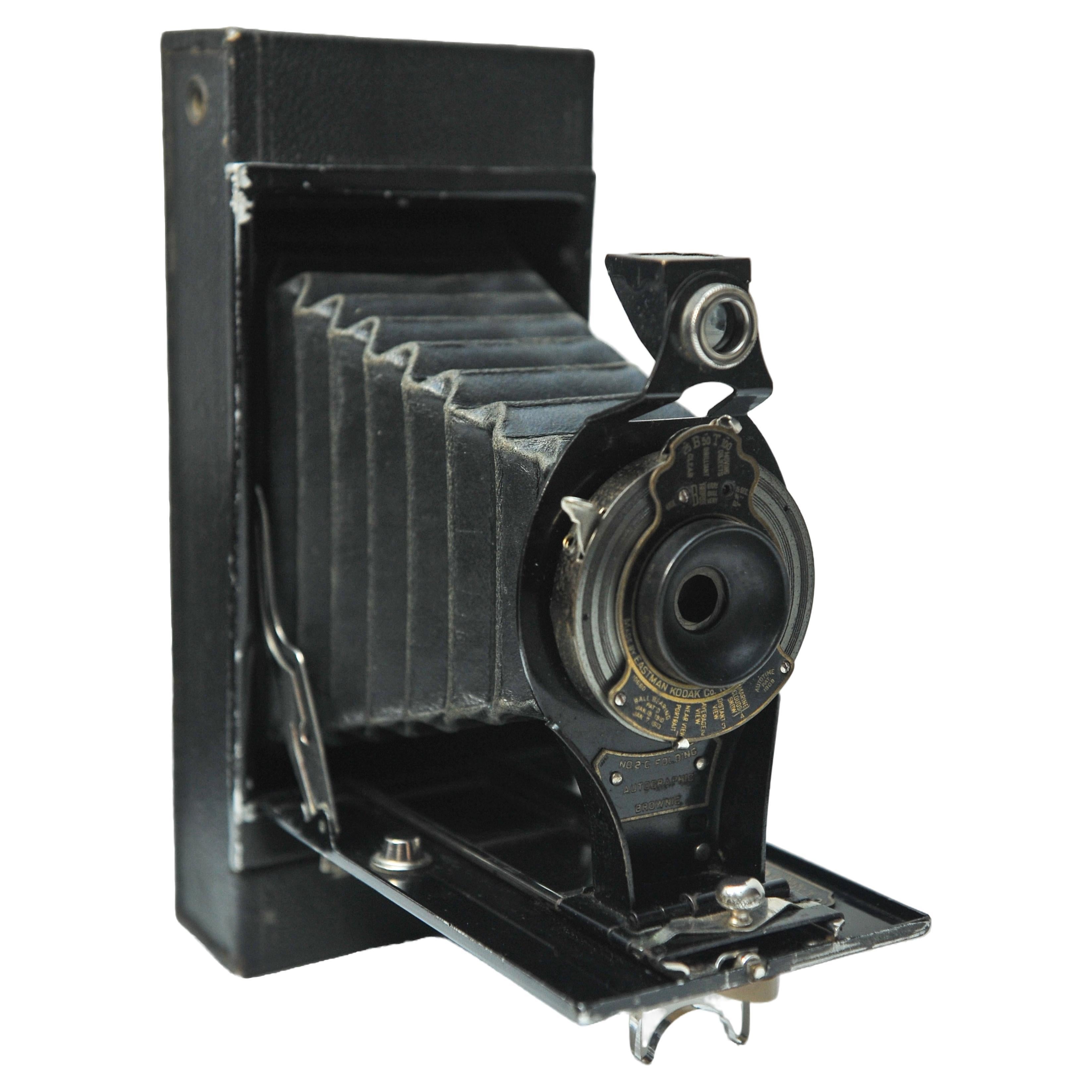 Eastman Kodak Co No. 2C Folding Autographic Brownie Folding Below Camera In Fair Condition For Sale In High Wycombe, GB