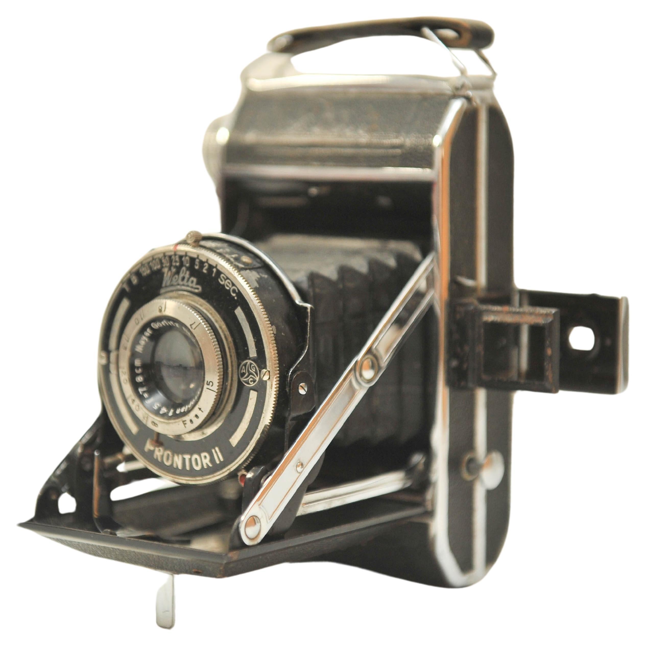 Perle Welta Prontor II Folding Bellow Camera with Meyer Görlitz Fixed Lens For Sale