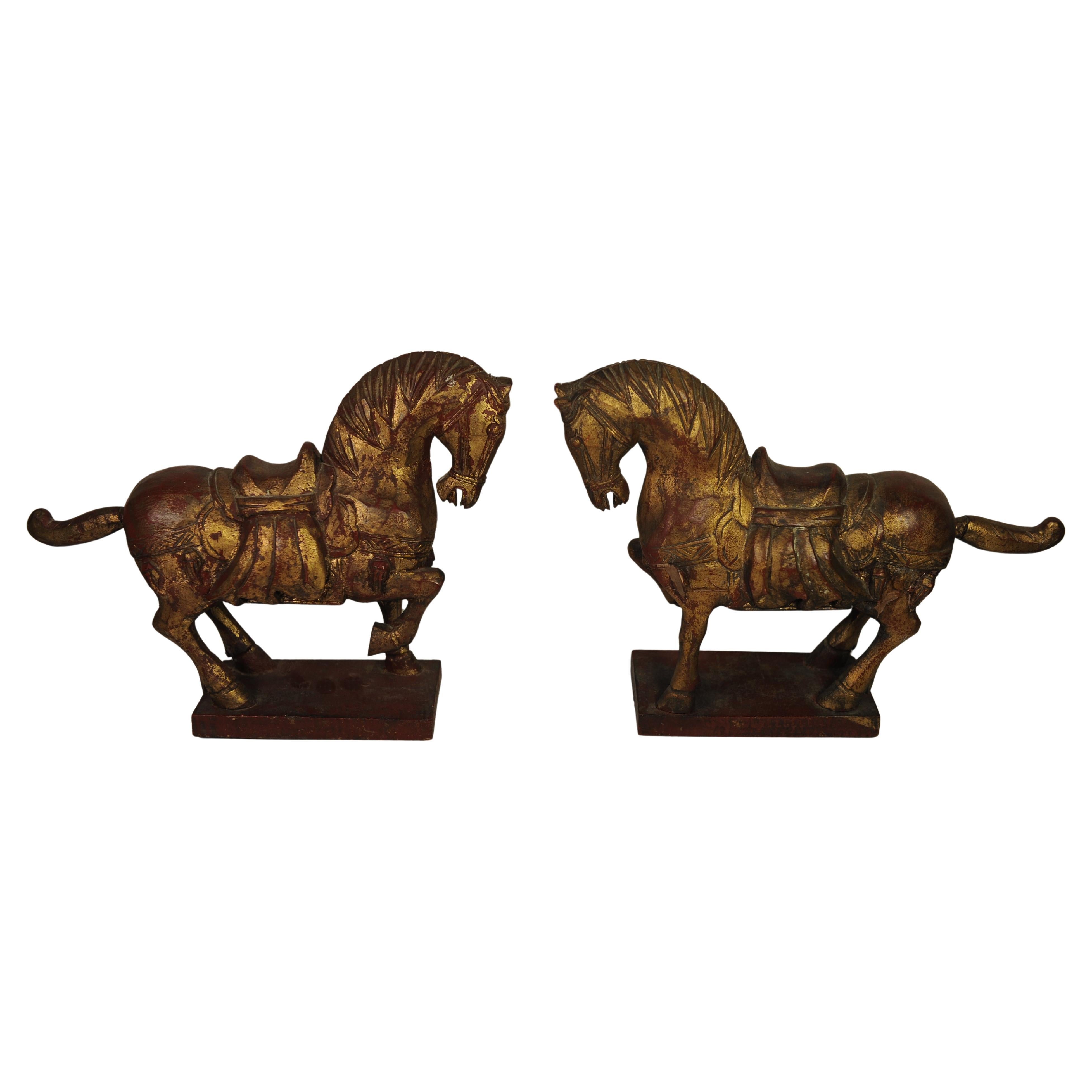 A Vibrant Pair of Tang Dynasty Style Hand Painted & Hand Carved Chinese Horses For Sale 3