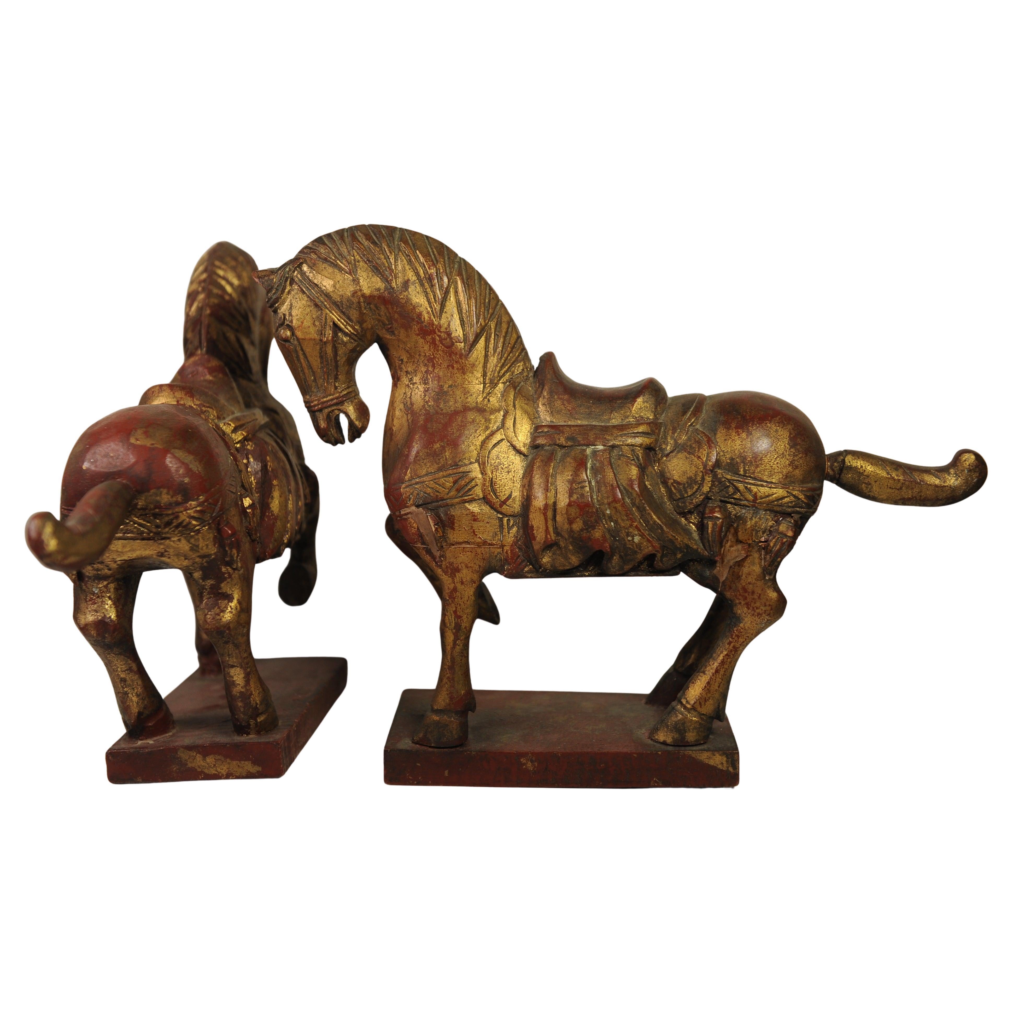 A Vibrant Pair of Tang Dynasty Style Hand Painted & Hand Carved Chinese Horses For Sale 2