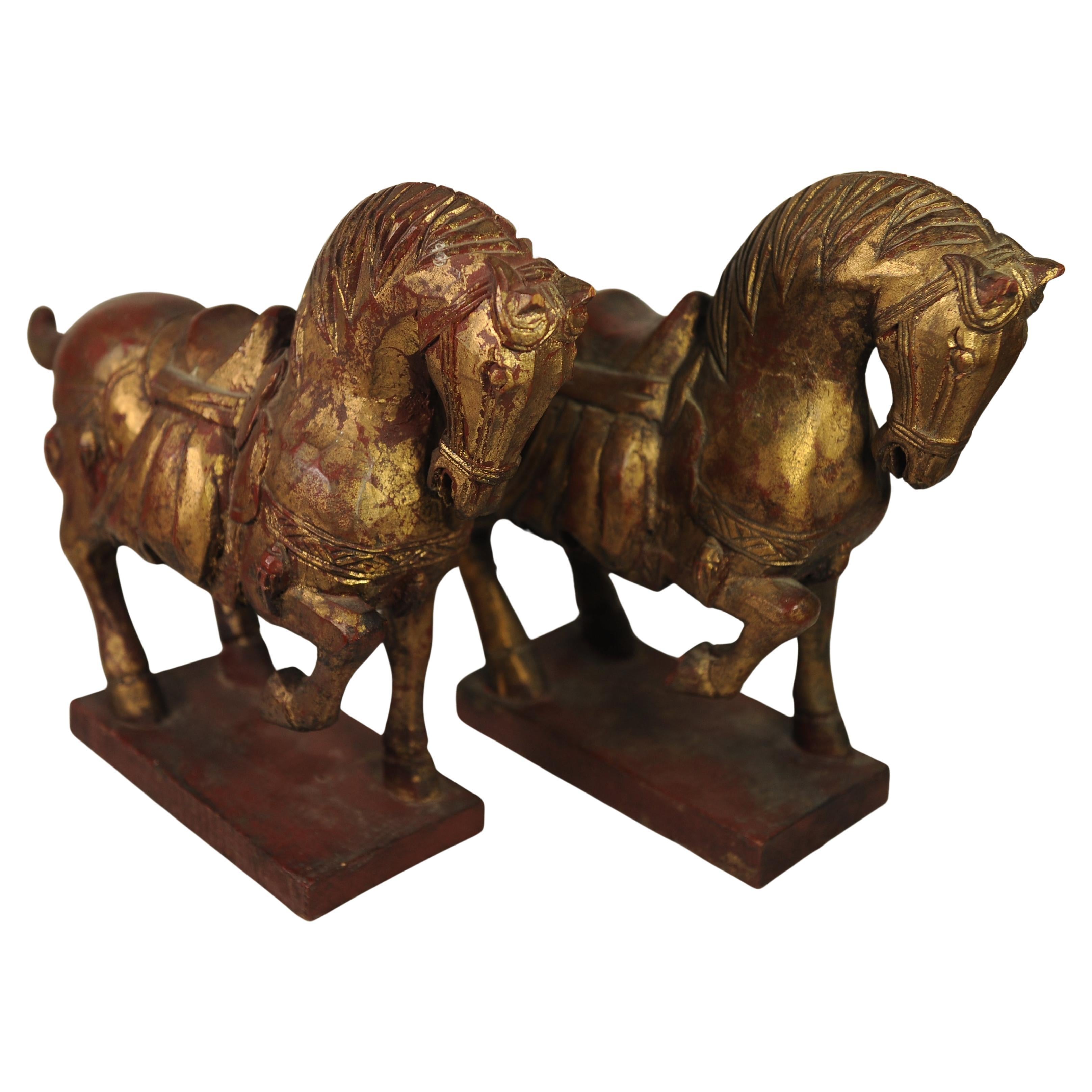 A Vibrant Pair of Tang Dynasty Style Hand Painted & Hand Carved Chinese Horses In Good Condition For Sale In Reading, Berkshire