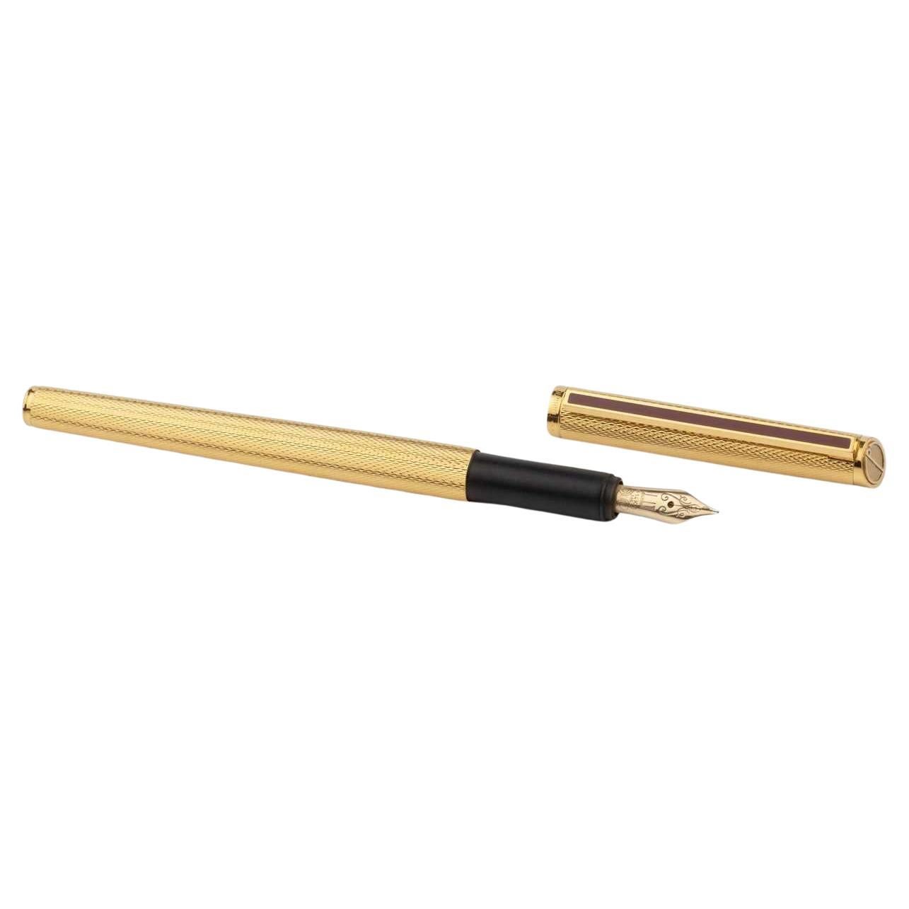 Dunhill Gemline 14k vergoldet Füllfederhalter mit einem Motor gedreht Dekoration mit Emaille-Einsatz Clip mit original grauen Dunhill Box

Ideales Geschenk für Vatertag, Weihnachten etc.

