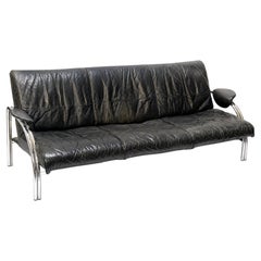 Pieff & Co. Canapé Art Déco en cuir et structure en acier tubulaire chromé