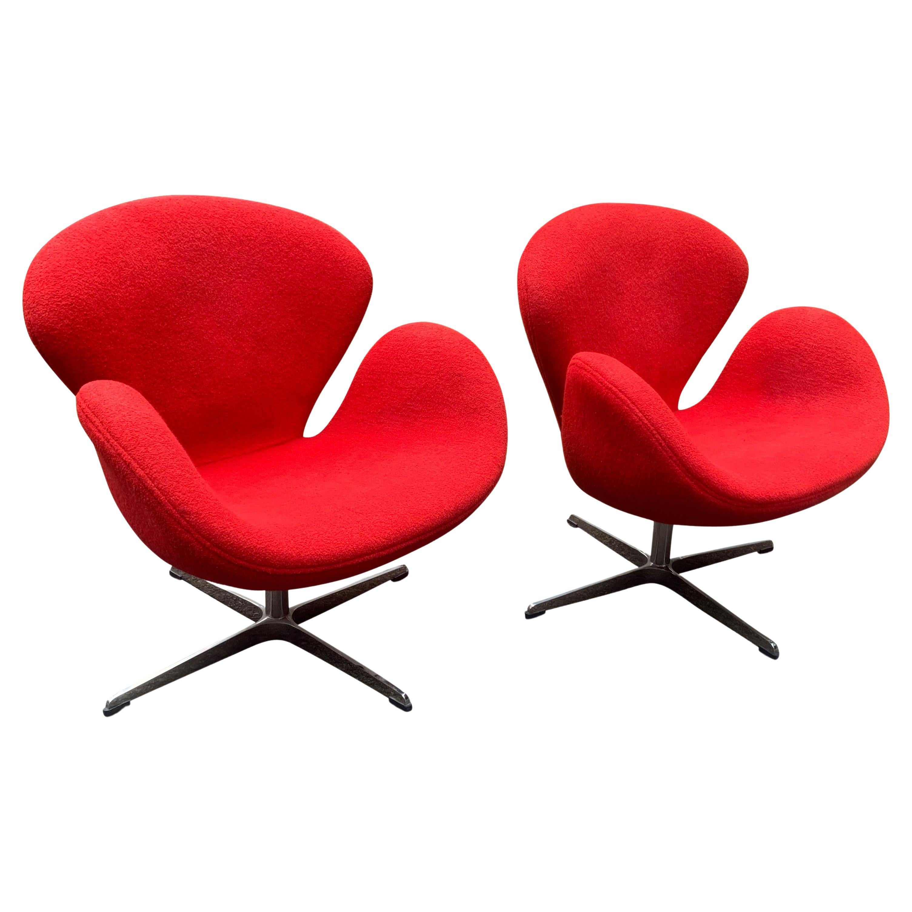 Pair of Vintage Mid Century Modern Style Swan Chairs after Arne Jacobsen For Sale