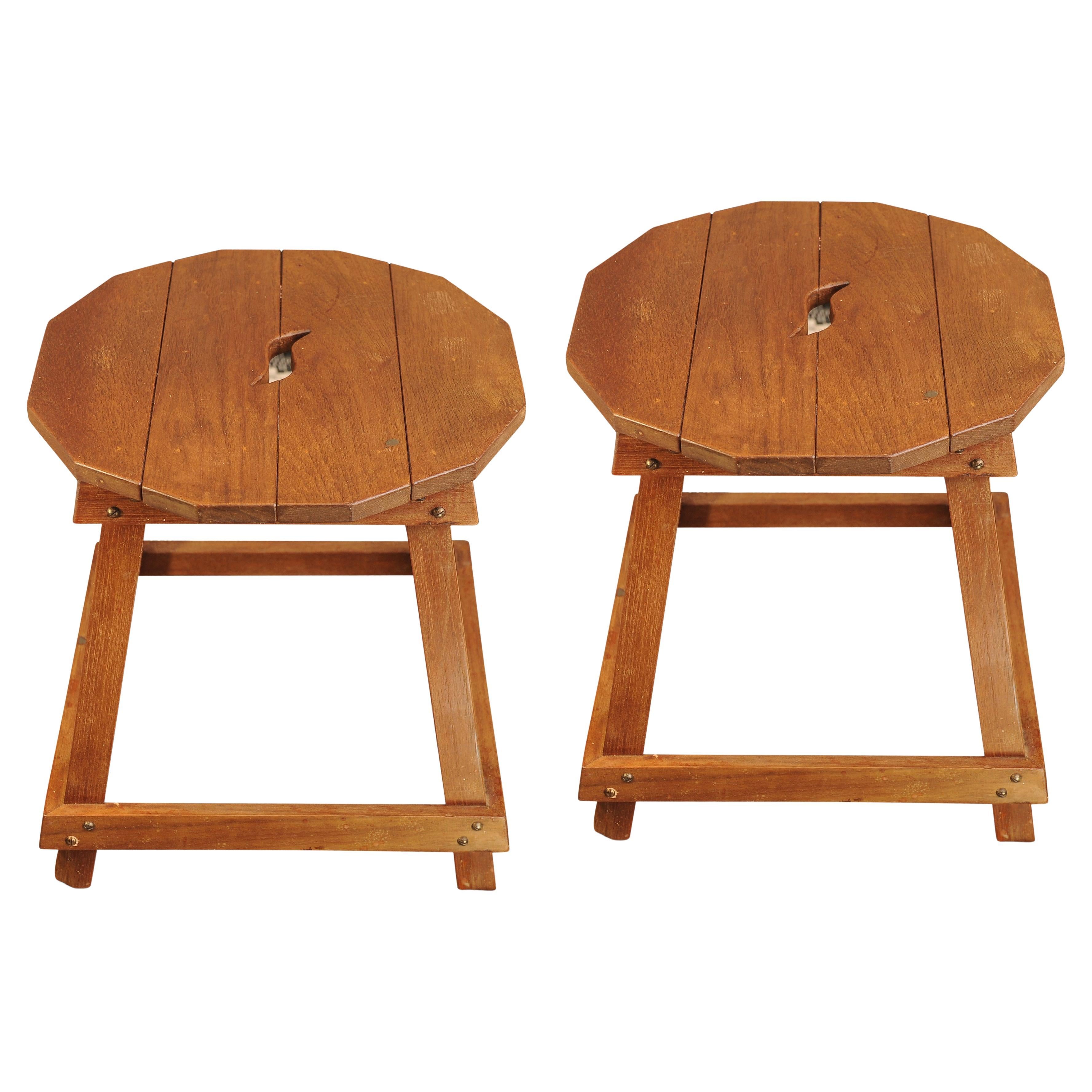 Superbe paire de tabourets Primitive en chêne assortis Arts & Crafts Liberty of London