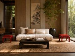 Par de mesitas auxiliares de estilo Chippendale con lacado rojo de exportación china — Christie's
