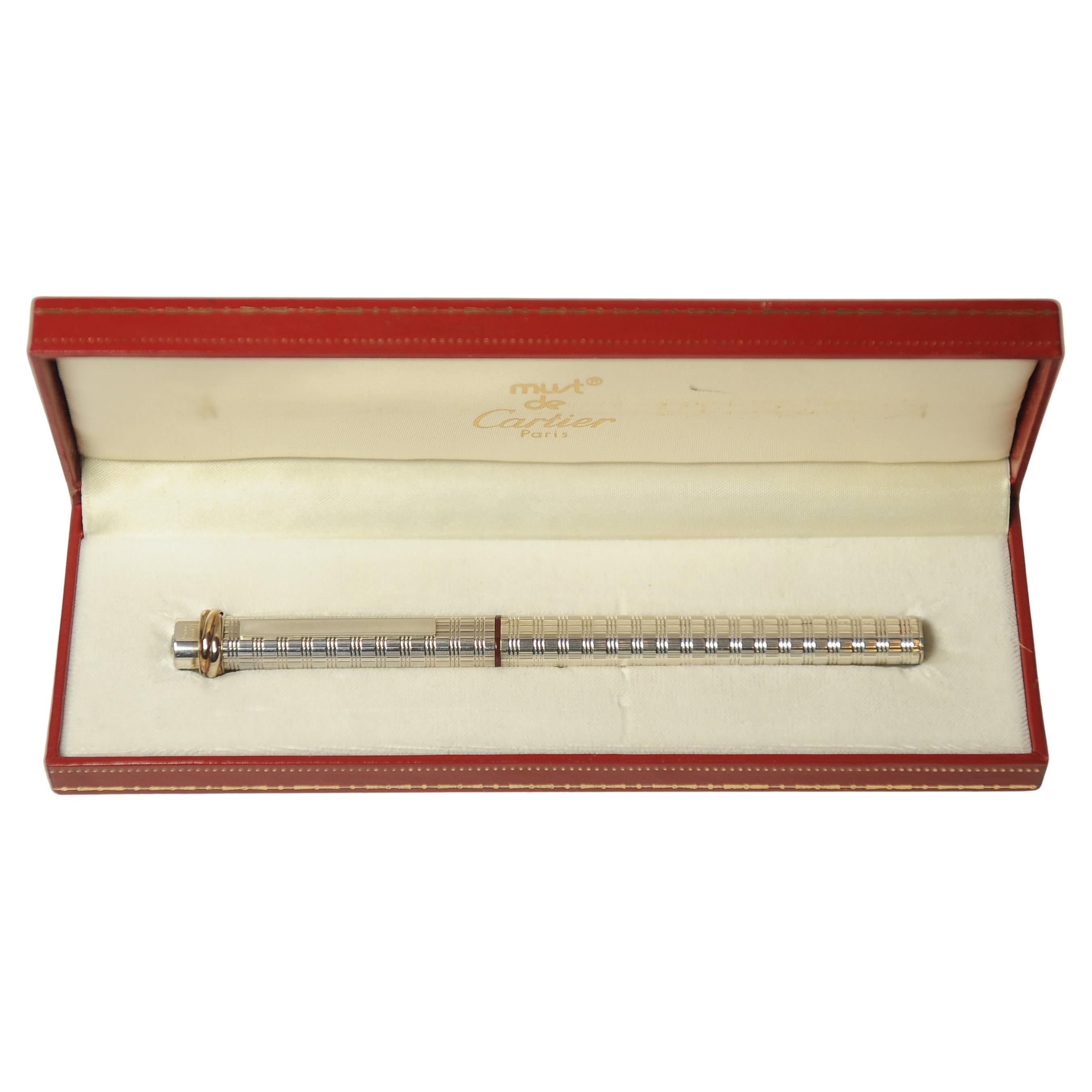 Una stilografica Must de Cartier con pennino in oro 18 ct e incassatura in platino in vendita 1