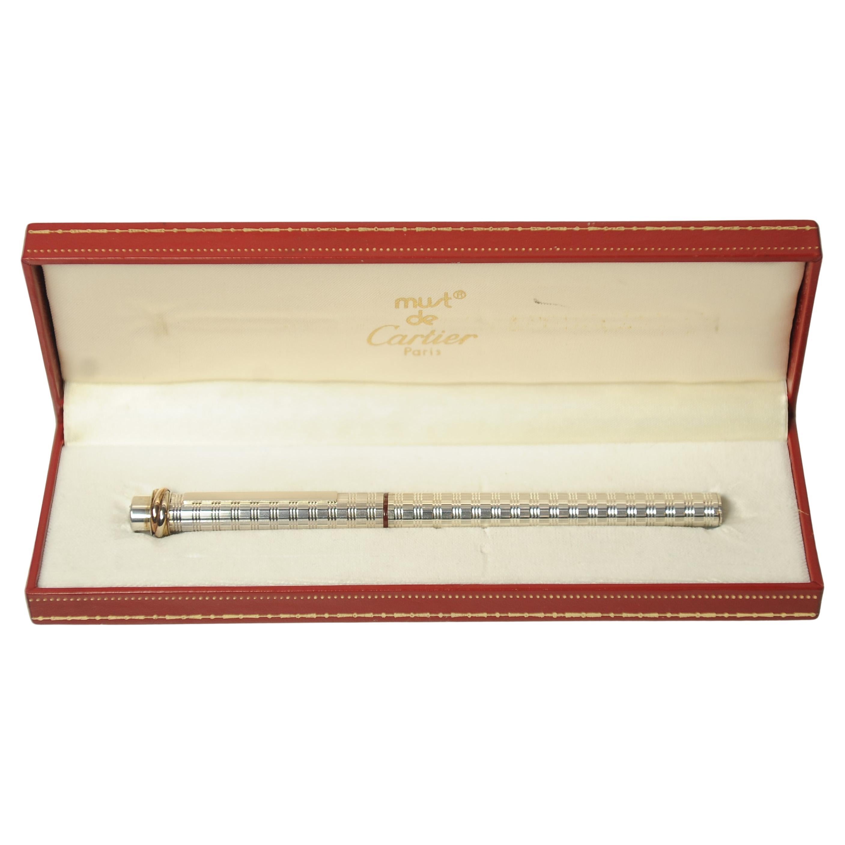 Fine XX secolo Una stilografica Must de Cartier con pennino in oro 18 ct e incassatura in platino in vendita