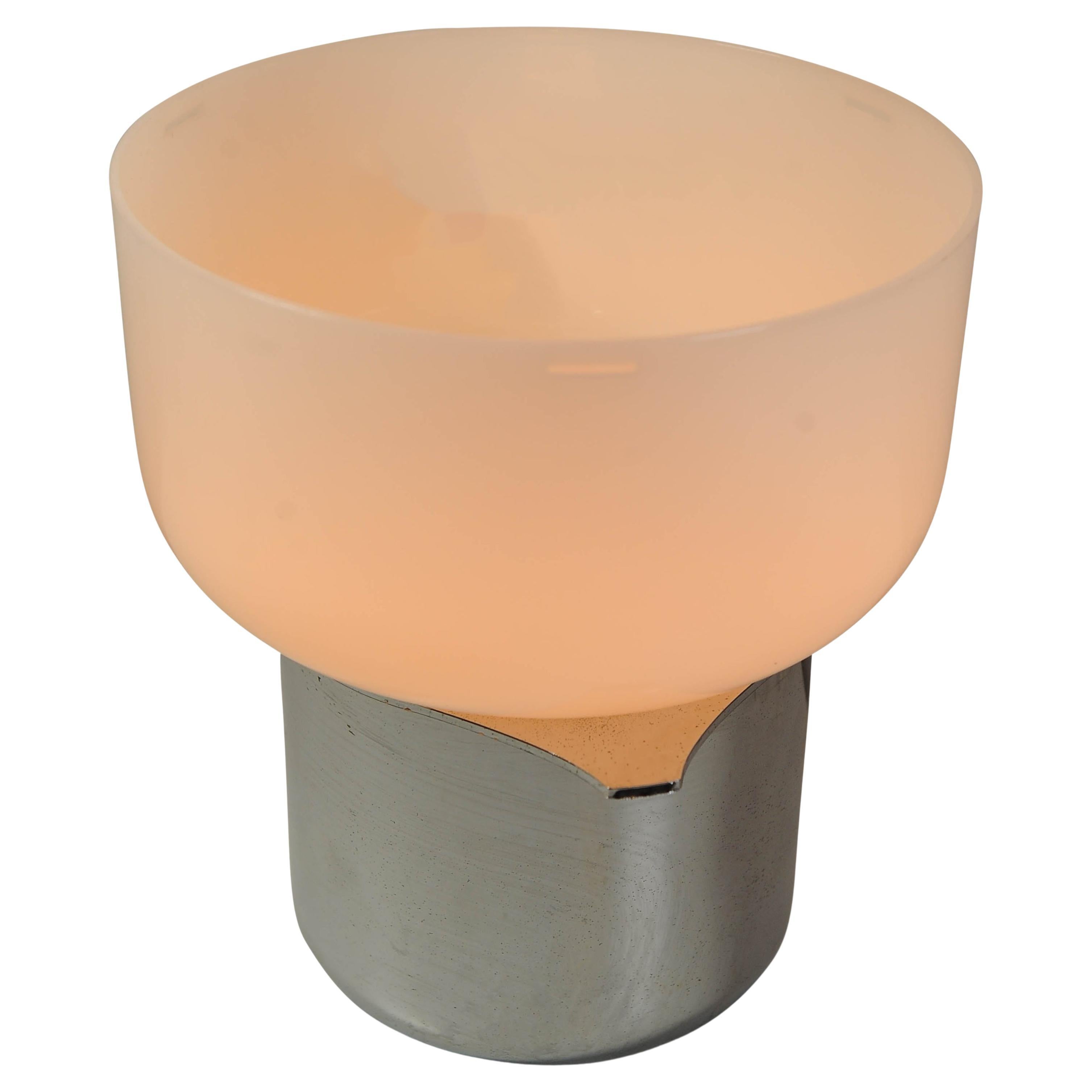 Harvey Guzzini Design & Studio 6G (Workshop/Studio) Plexiglass Table Lamp - Made In Italy

Lamp fitted with a UK three pin plug, and on and off switch on the power cord.
Lamp takes a 60 watt bayonet bulb.

Height: 23.5cm
Diameter of shade: