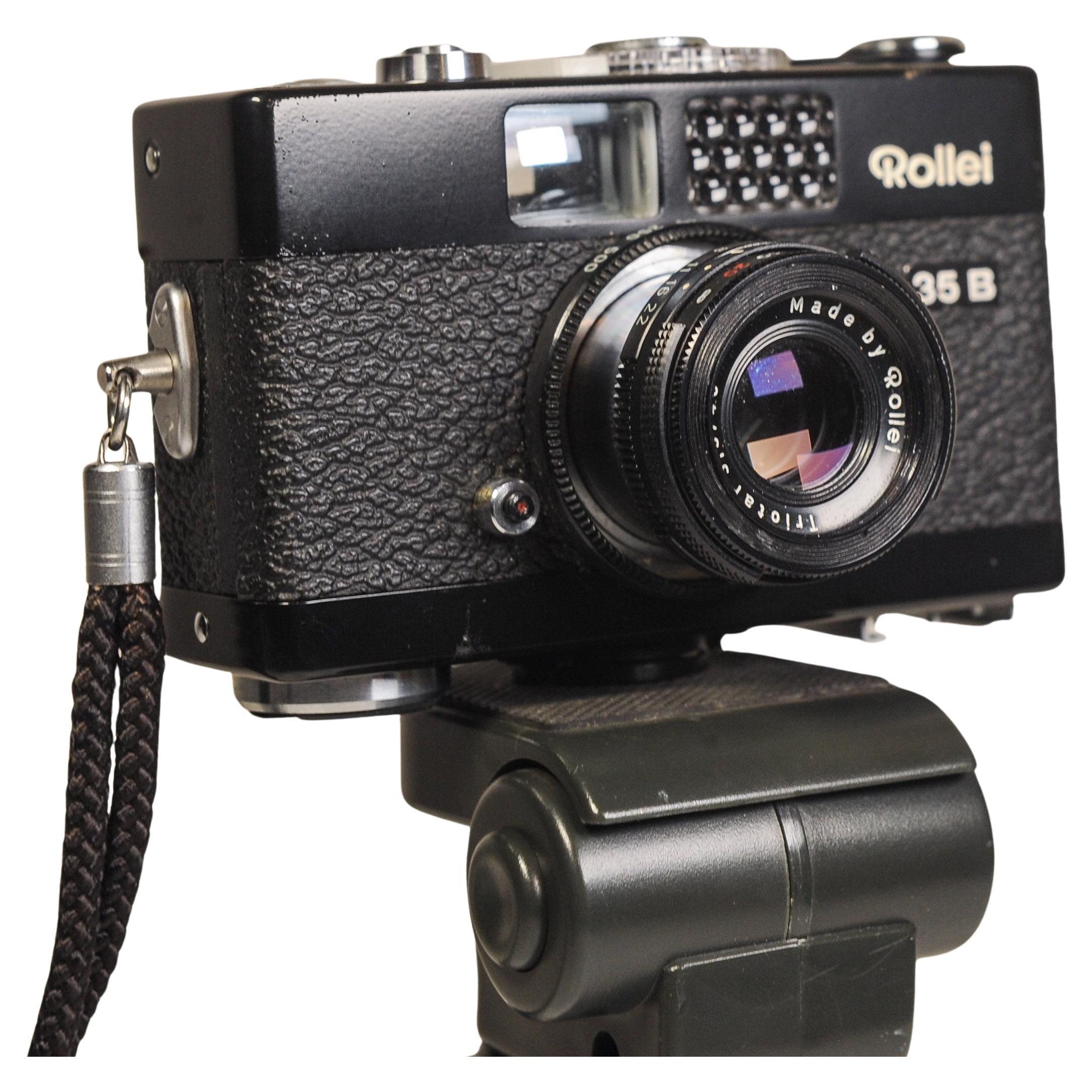 Mid-Century moderno Rollei 35B Macchina fotografica miniaturizzata con mirino a pellicola da 35 mm Carl Zeiss Triotar 28 in vendita