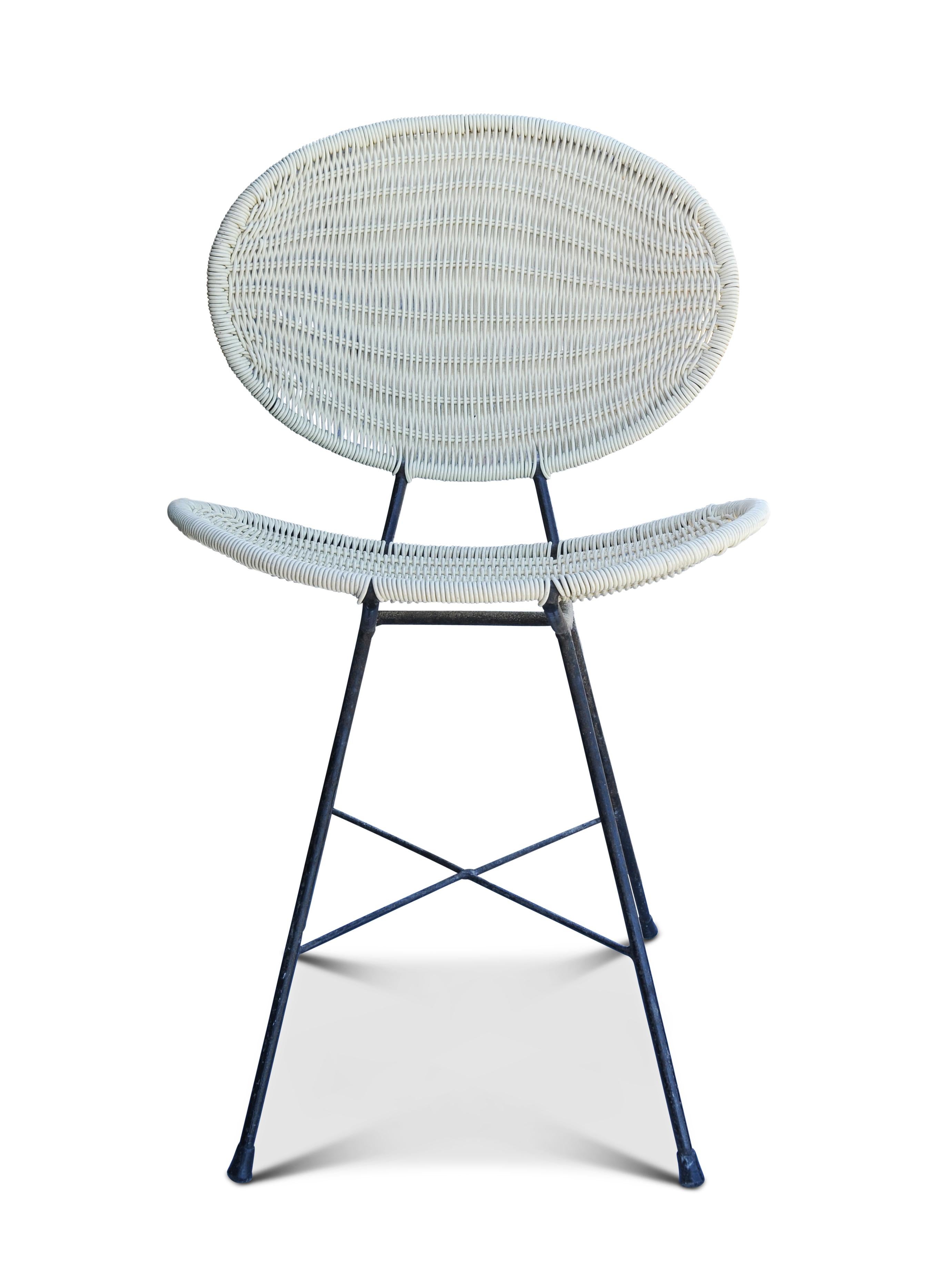 Sedia a farfalla a conchiglia in rattan del Mid Century Modern con base in ferro 1950 Italia in vendita 1