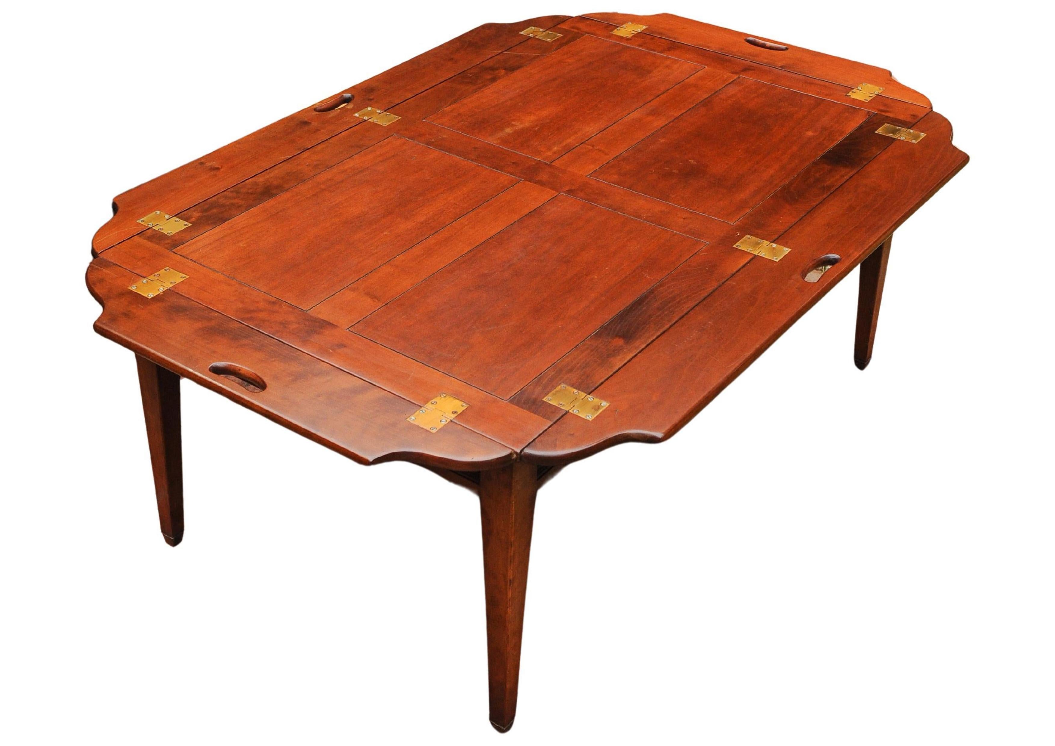 Fait main Table basse de majordome en acajou et laiton Fabriquée à la main Kennedy Furniture en vente
