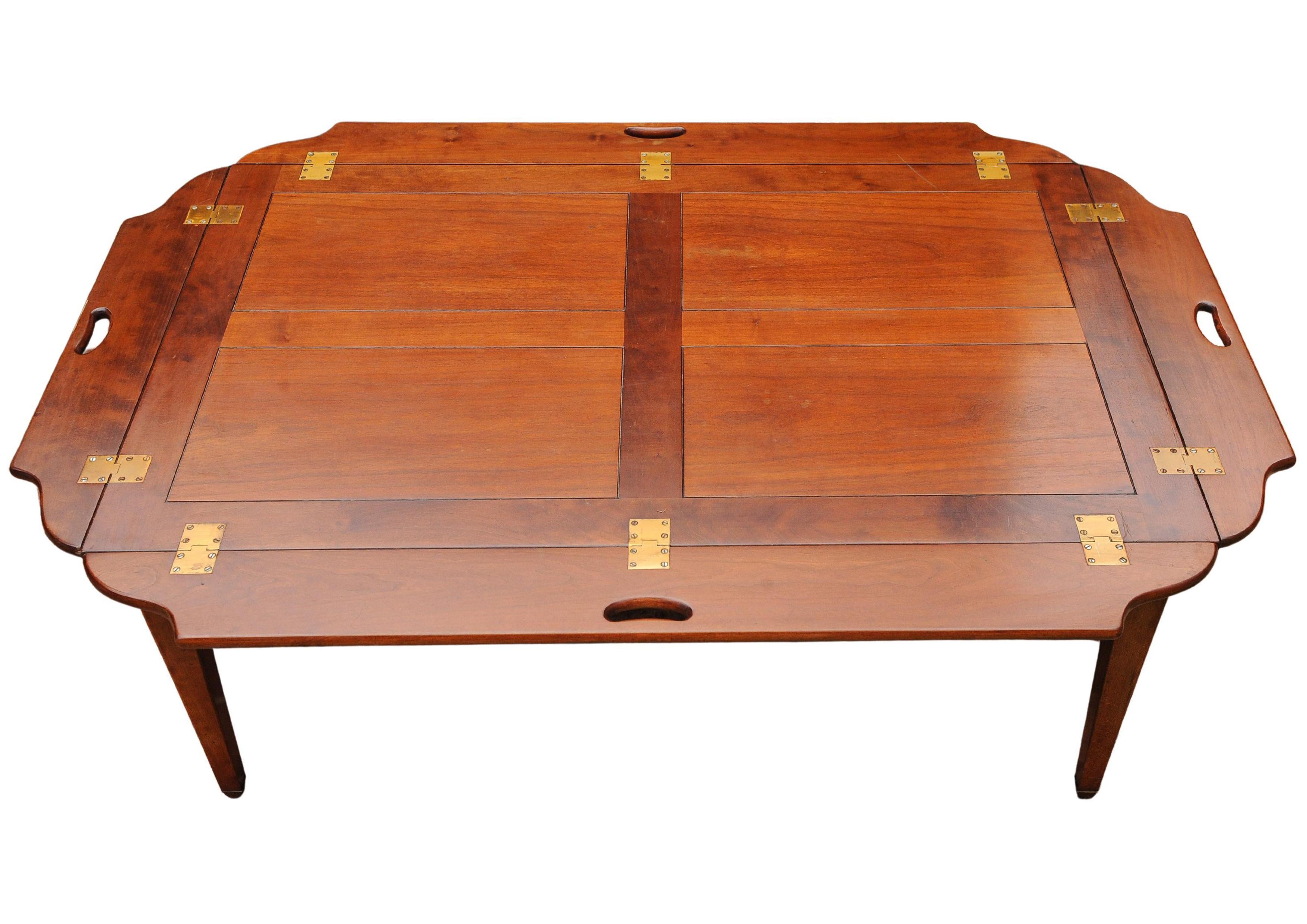 Table basse de majordome en acajou et laiton Fabriquée à la main Kennedy Furniture en vente 2