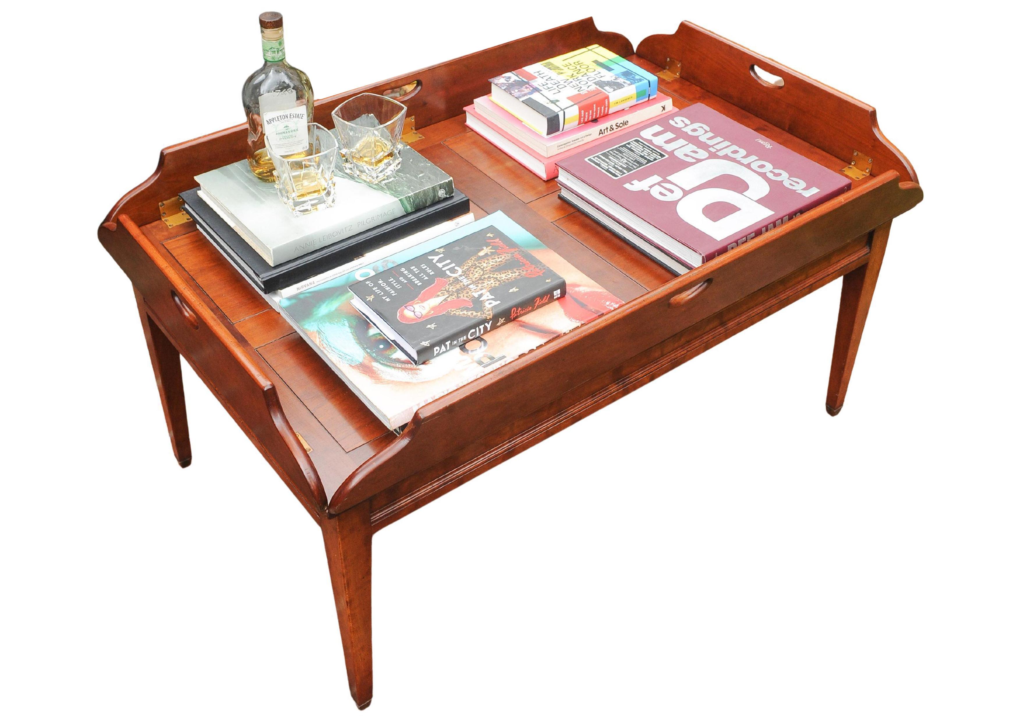Laiton Table basse de majordome en acajou et laiton Fabriquée à la main Kennedy Furniture en vente