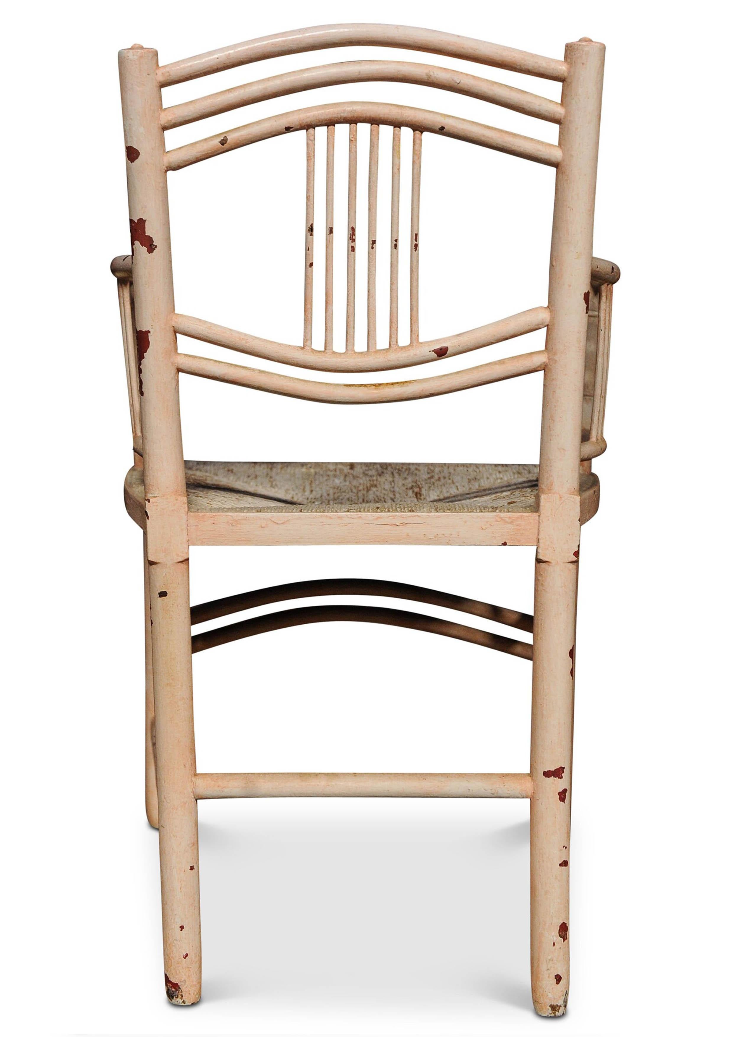 Arts and Crafts Fauteuil Sussex peint Arts And Crafts avec siège en jonc patiné et charmant en vente