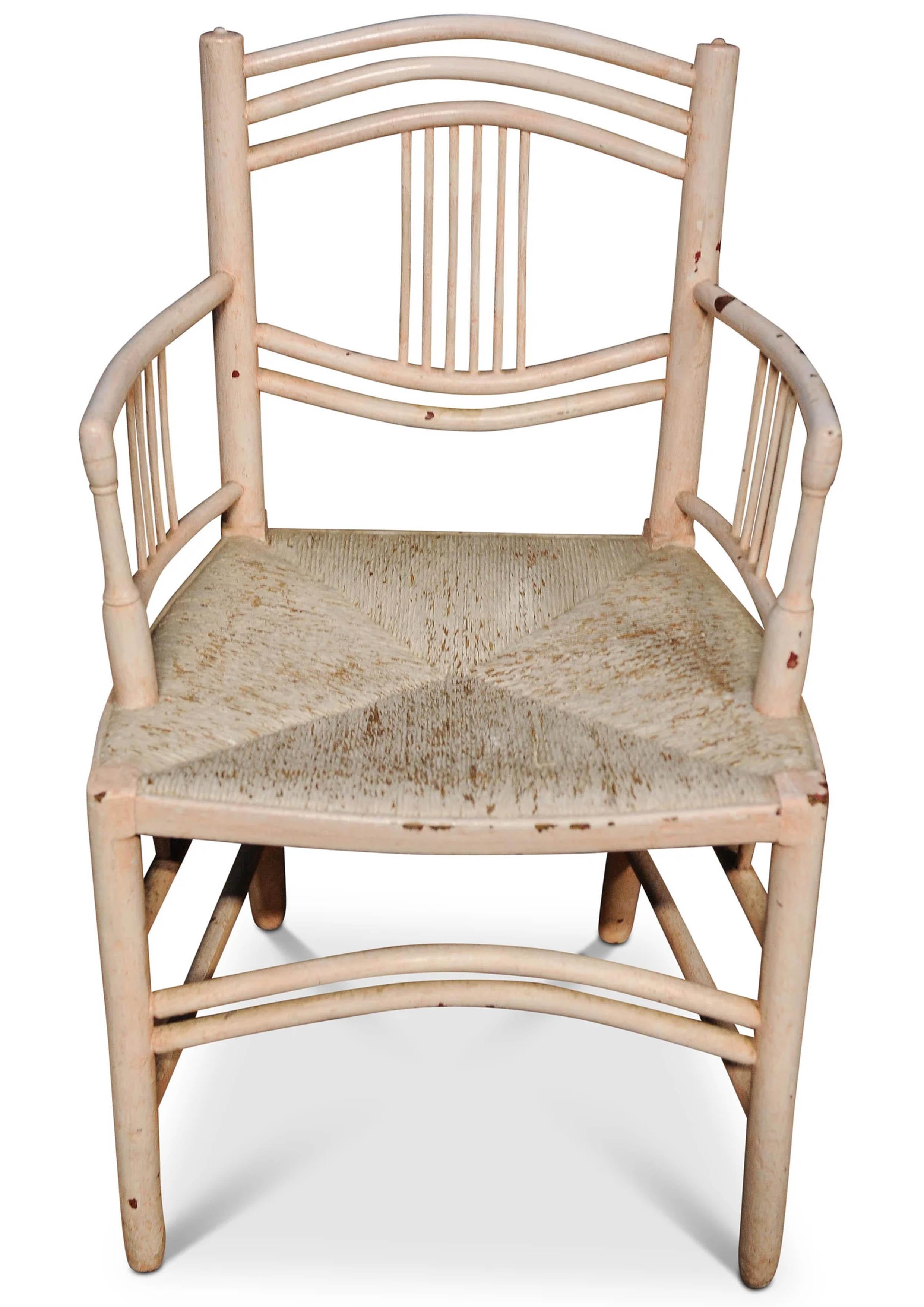 Fait main Fauteuil Sussex peint Arts And Crafts avec siège en jonc patiné et charmant en vente