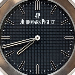 Orologio da parete Audemars Piguet Royal Oak in stile negozio, quadrante nero testurizzato, 35 cm