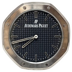 Orologio da parete Audemars Piguet Royal Oak in stile negozio, quadrante nero testurizzato, 35 cm