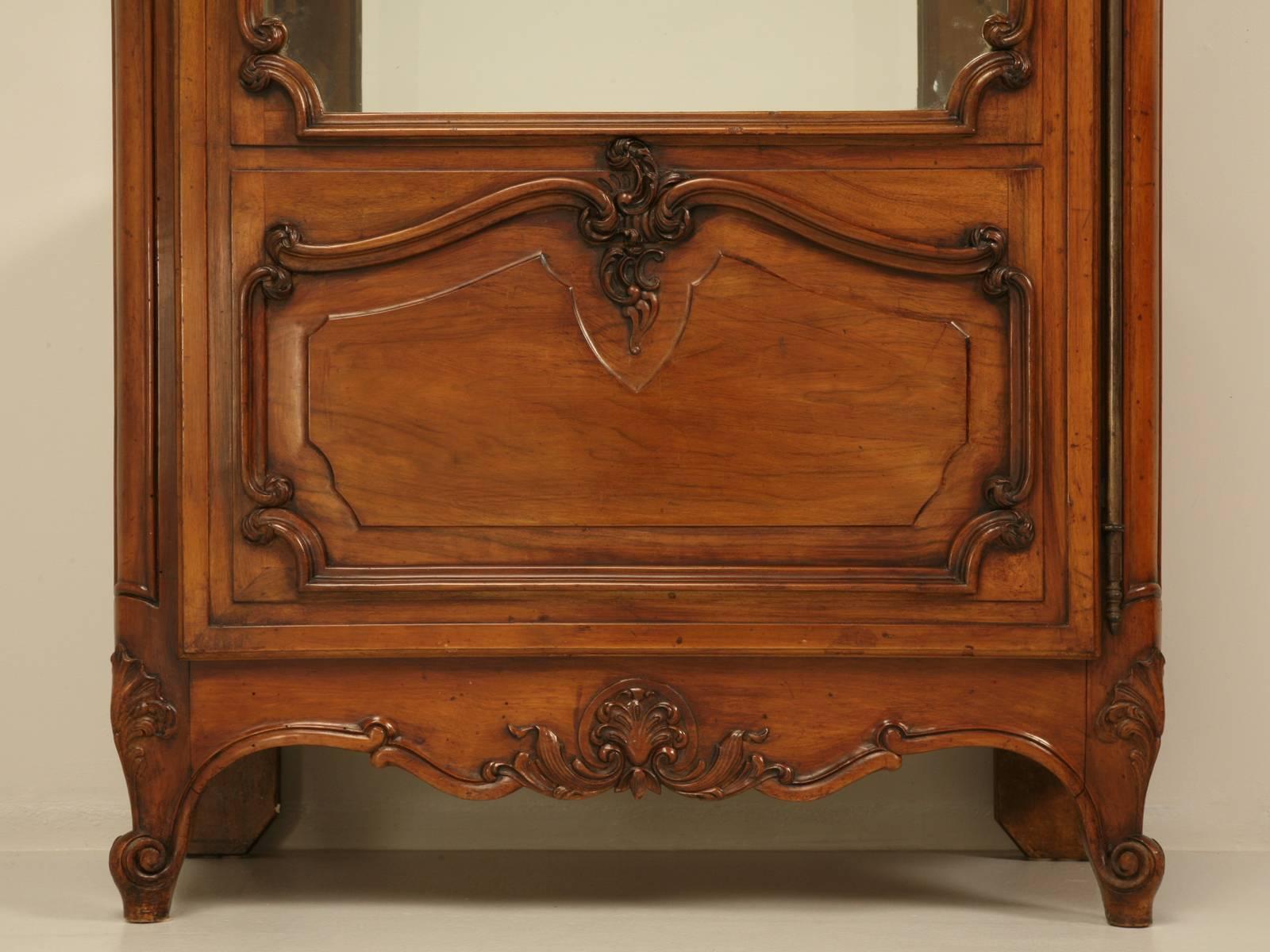 French Louis XV Style Curio Cabinet 1