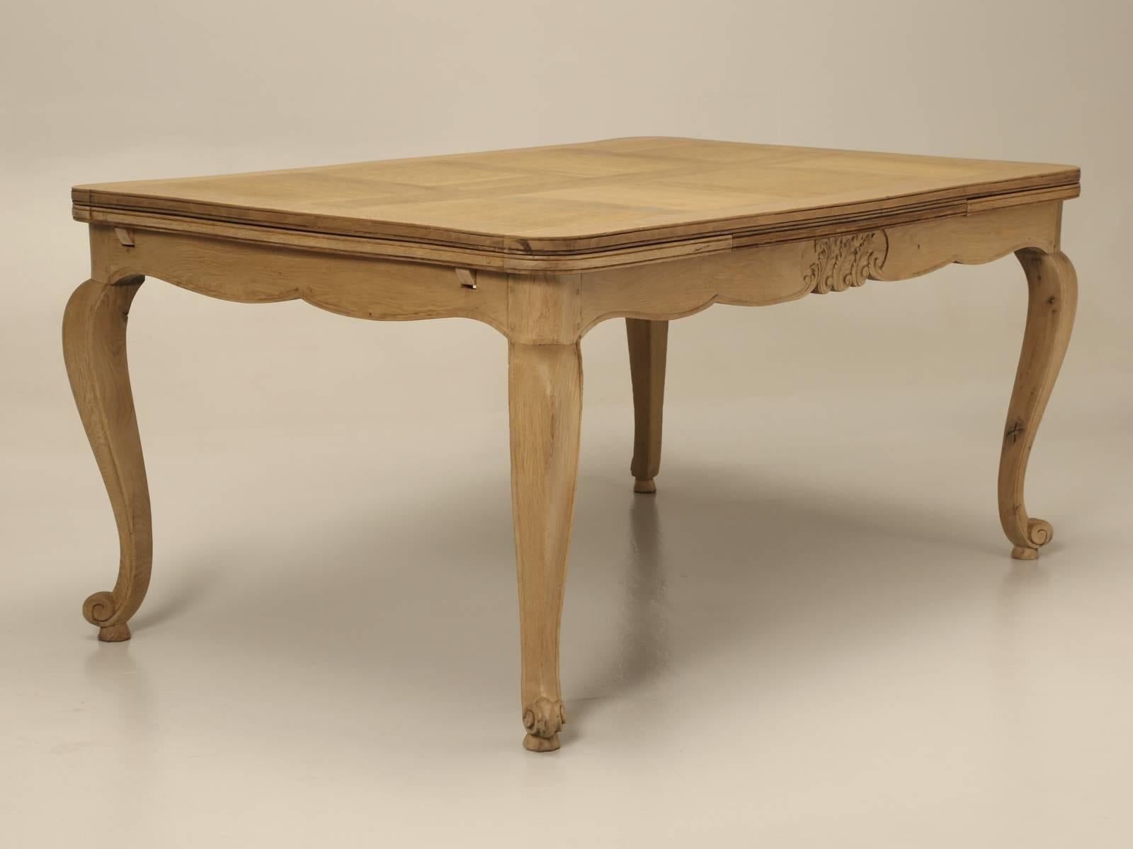Louis XV French Draw-Leaf Dining Table in Rift-Cut White Oak Natural Finish Seats (10)  For Sale
