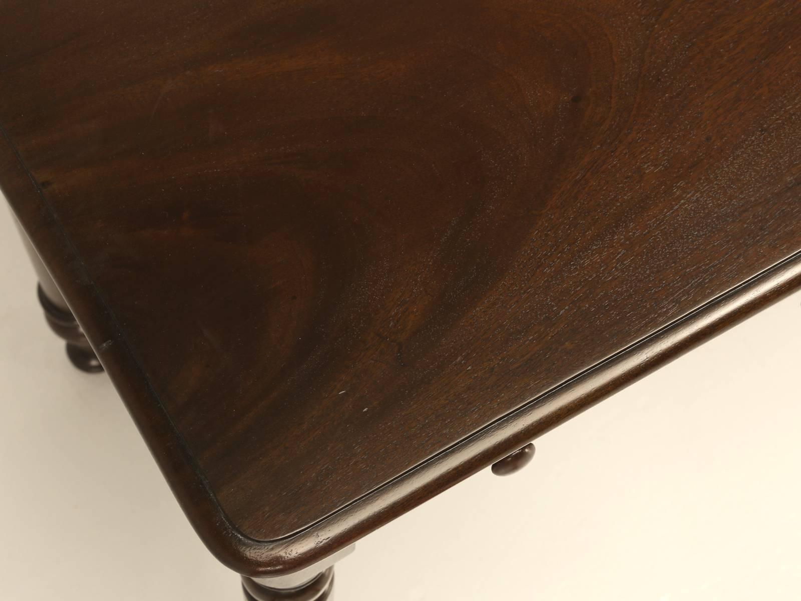 Fait main Ancienne table console ou petit bureau de dame, restaurée vers les années 1800 en vente