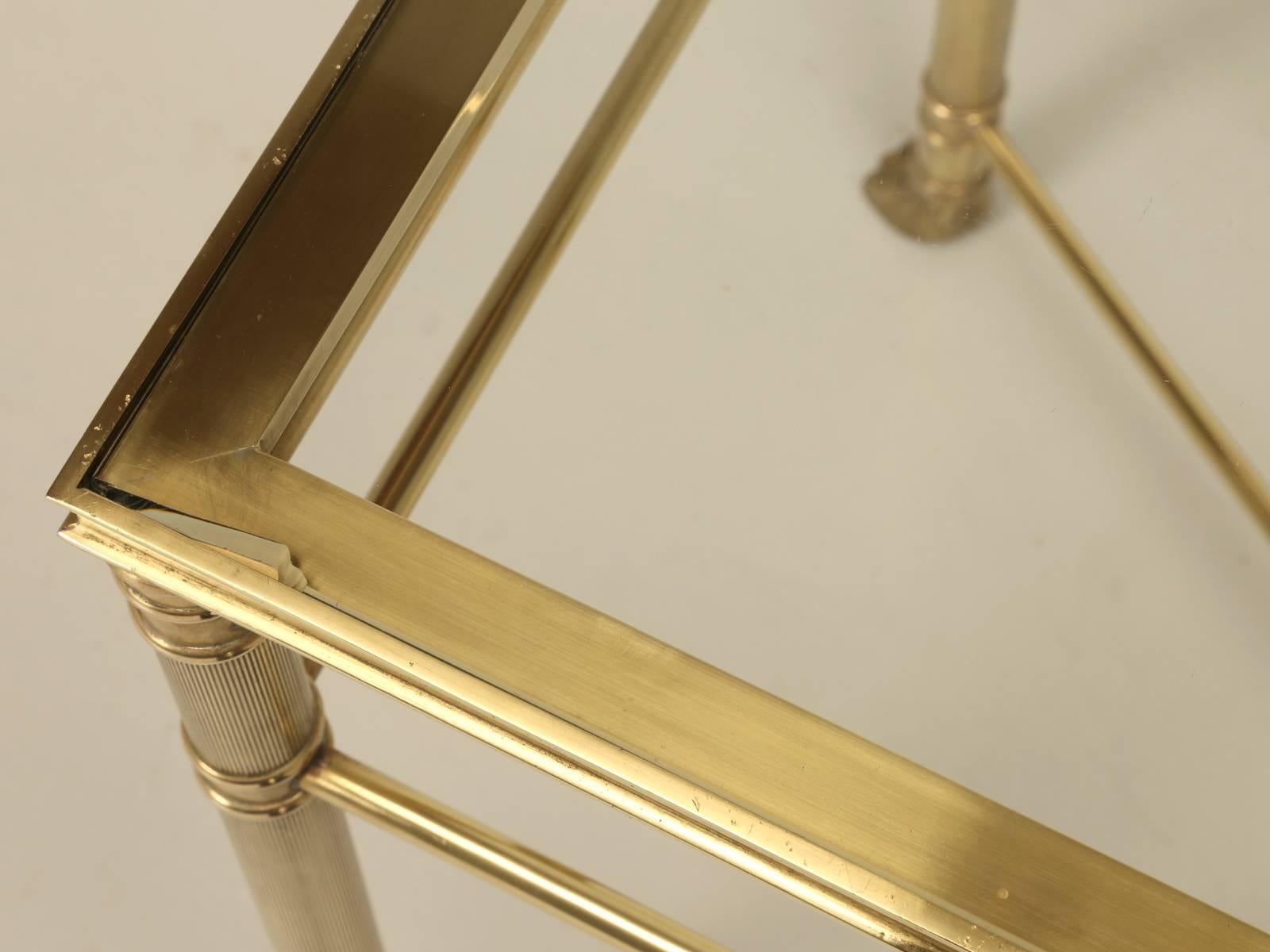 Mid-Century Modern Brass End Table or Side Table with Lion Paw Feet In Good Condition For Sale In Chicago, IL