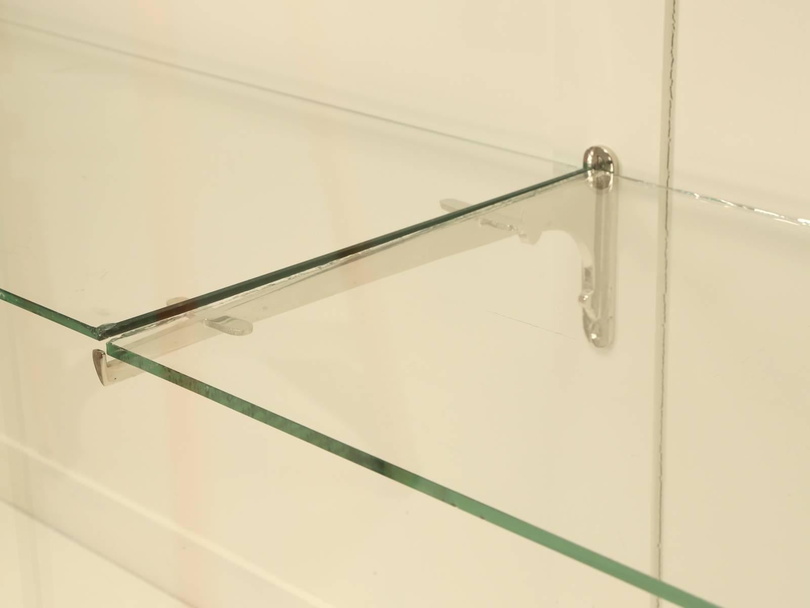 Français Vitrine ou meuble de magasin restauré en vente