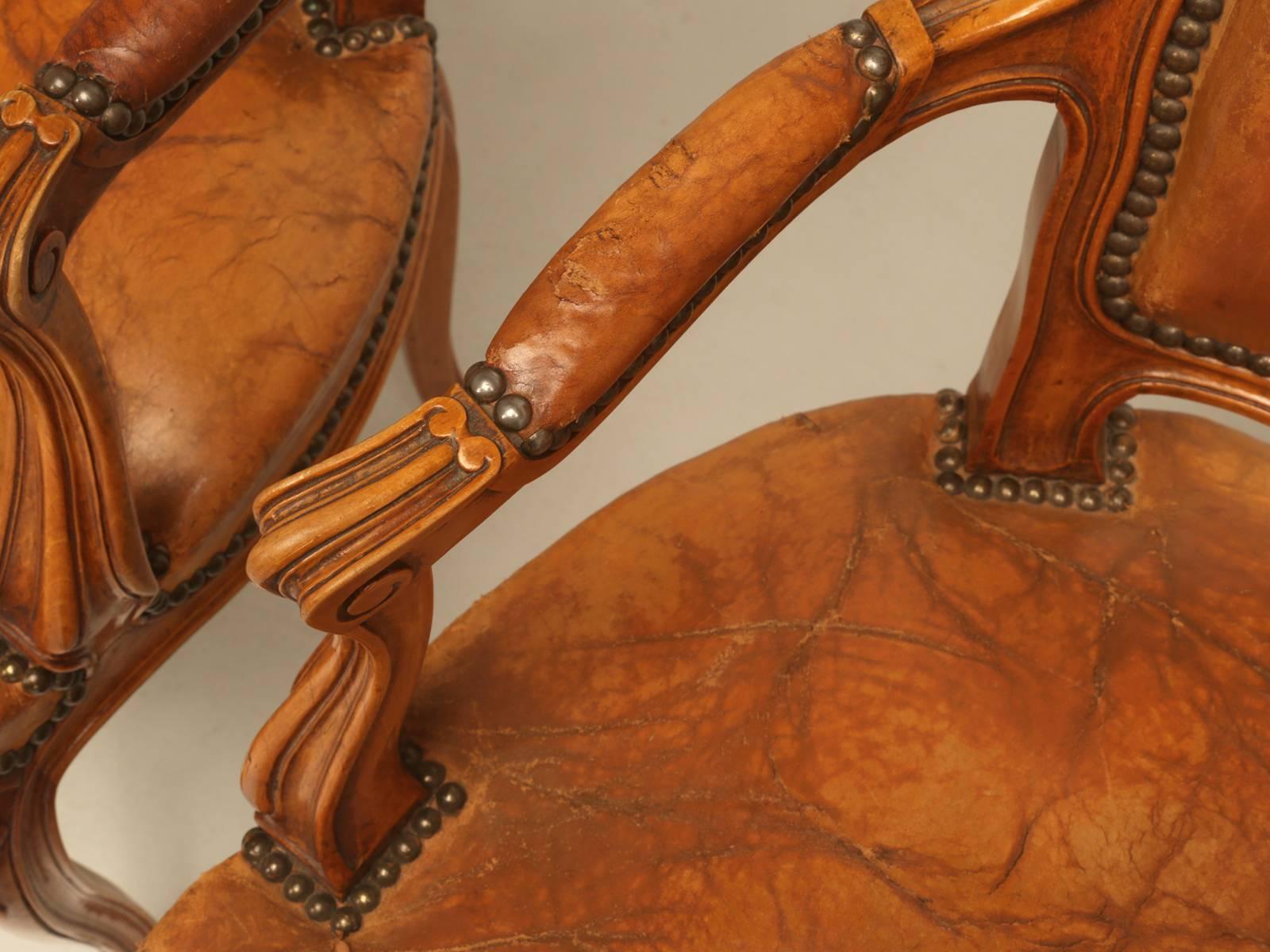 Sillones Estilo Luis XV en Piel Original, Juego de Cuatro mediados del siglo XX