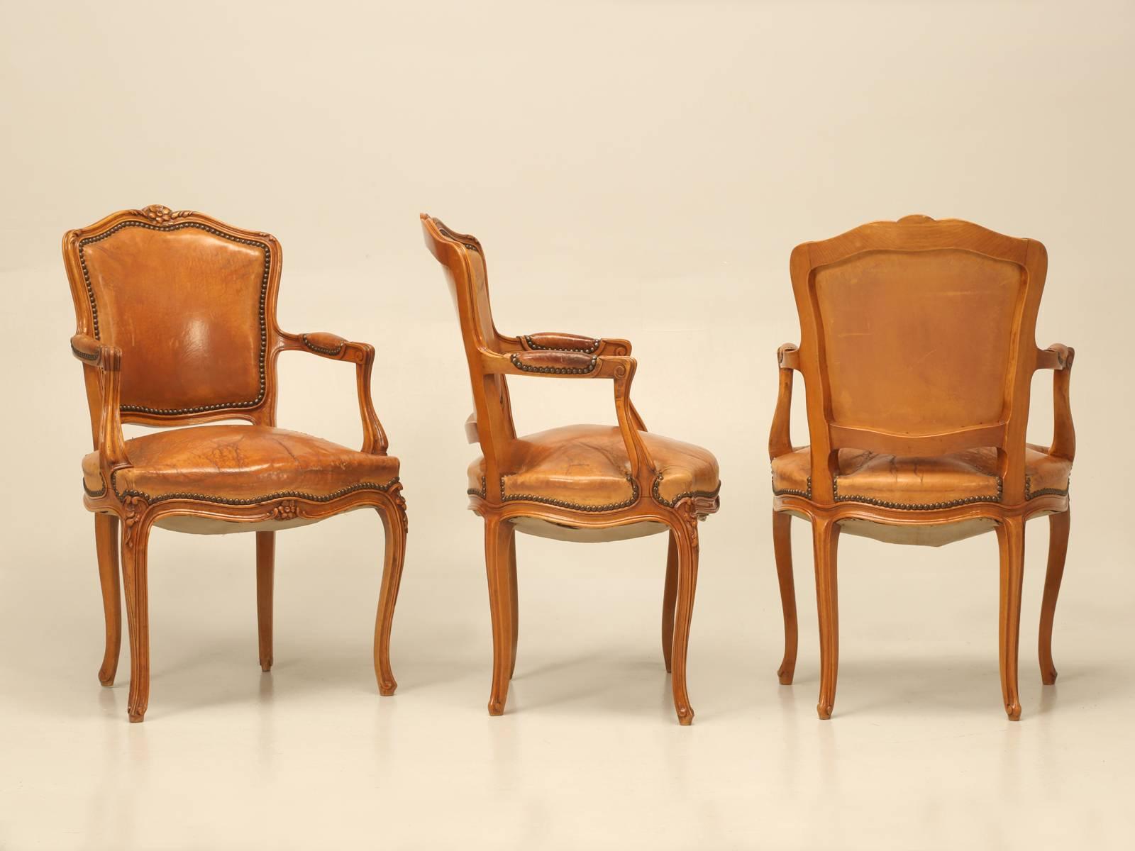 Sillones Estilo Luis XV en Piel Original, Juego de Cuatro 3