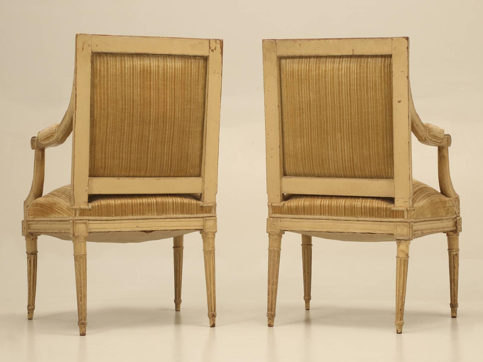 Antique Louis XVI Pair of Armchairs in Original Crumbly Paint with Great Patina For Sale 2