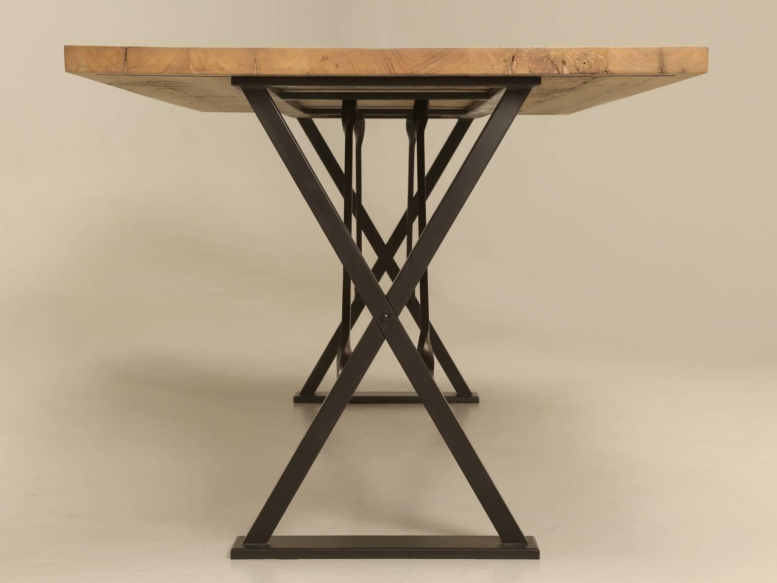 Table de cuisine d'inspiration industrielle française en chêne blanc et acier par Old Plank en vente 1