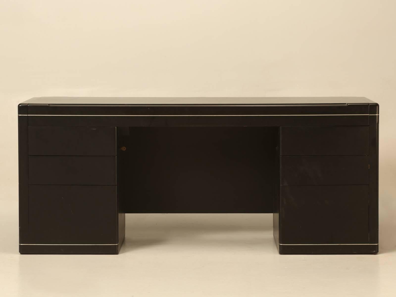 American Mid-Century Modern Credenza, circa 1979 For Sale 2